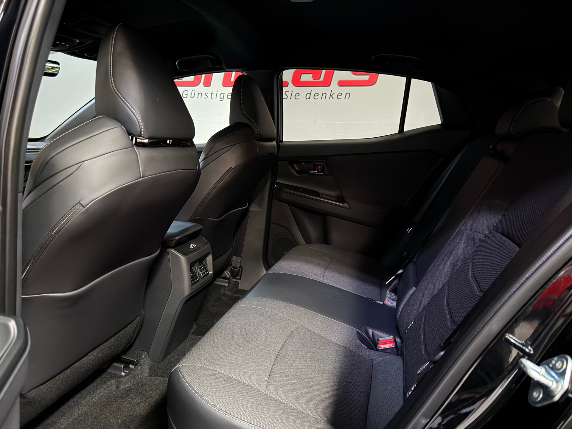 TOYOTA C-HR+ 77 kWh Style FWD-image-21