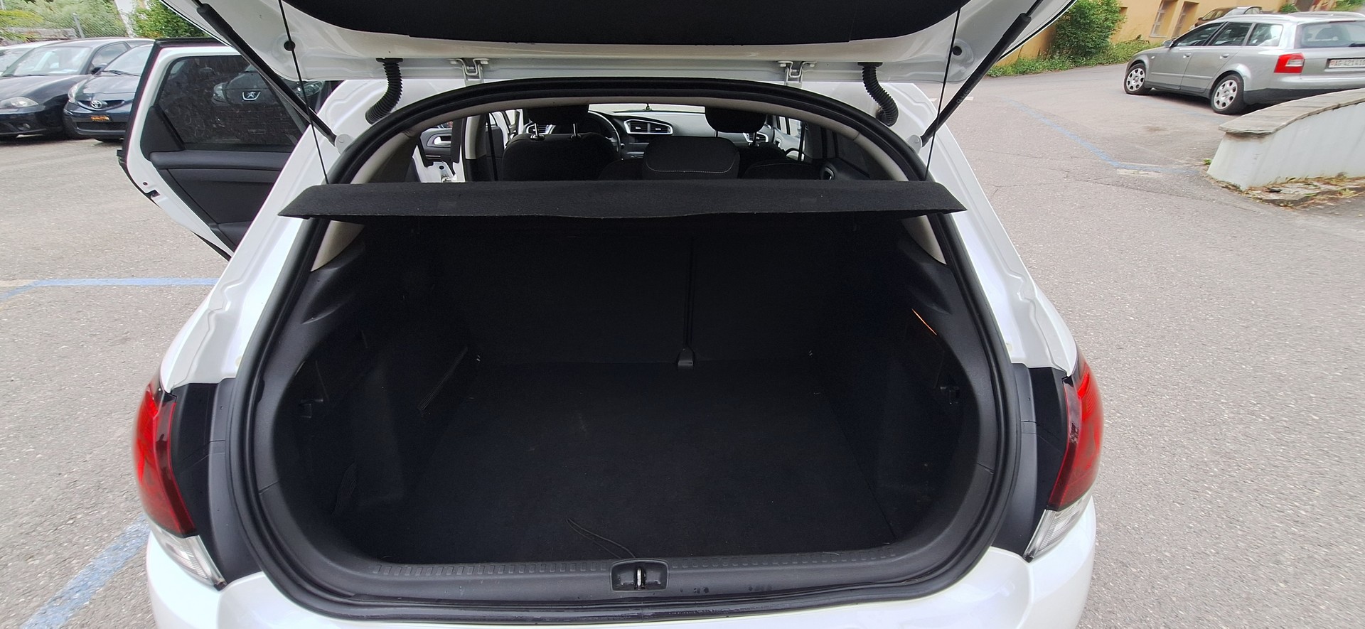 CITROEN C4 1.2 Pure Tech Feel Edition-image-10
