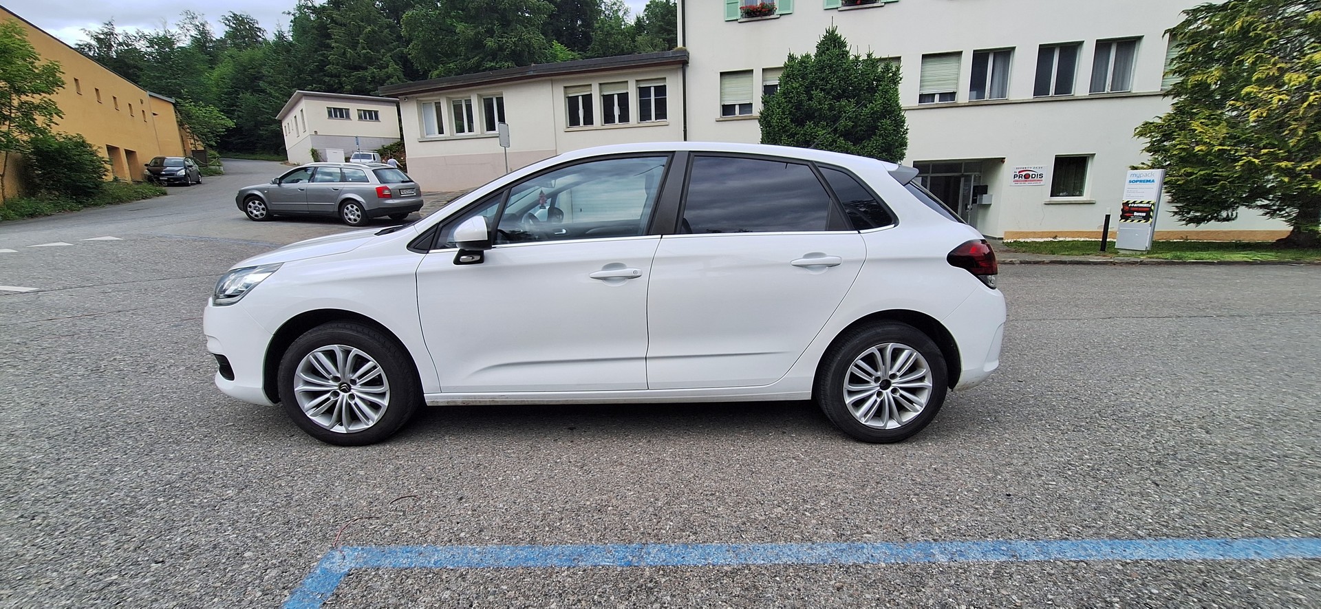 CITROEN C4 1.2 Pure Tech Feel Edition-showroom-element-2