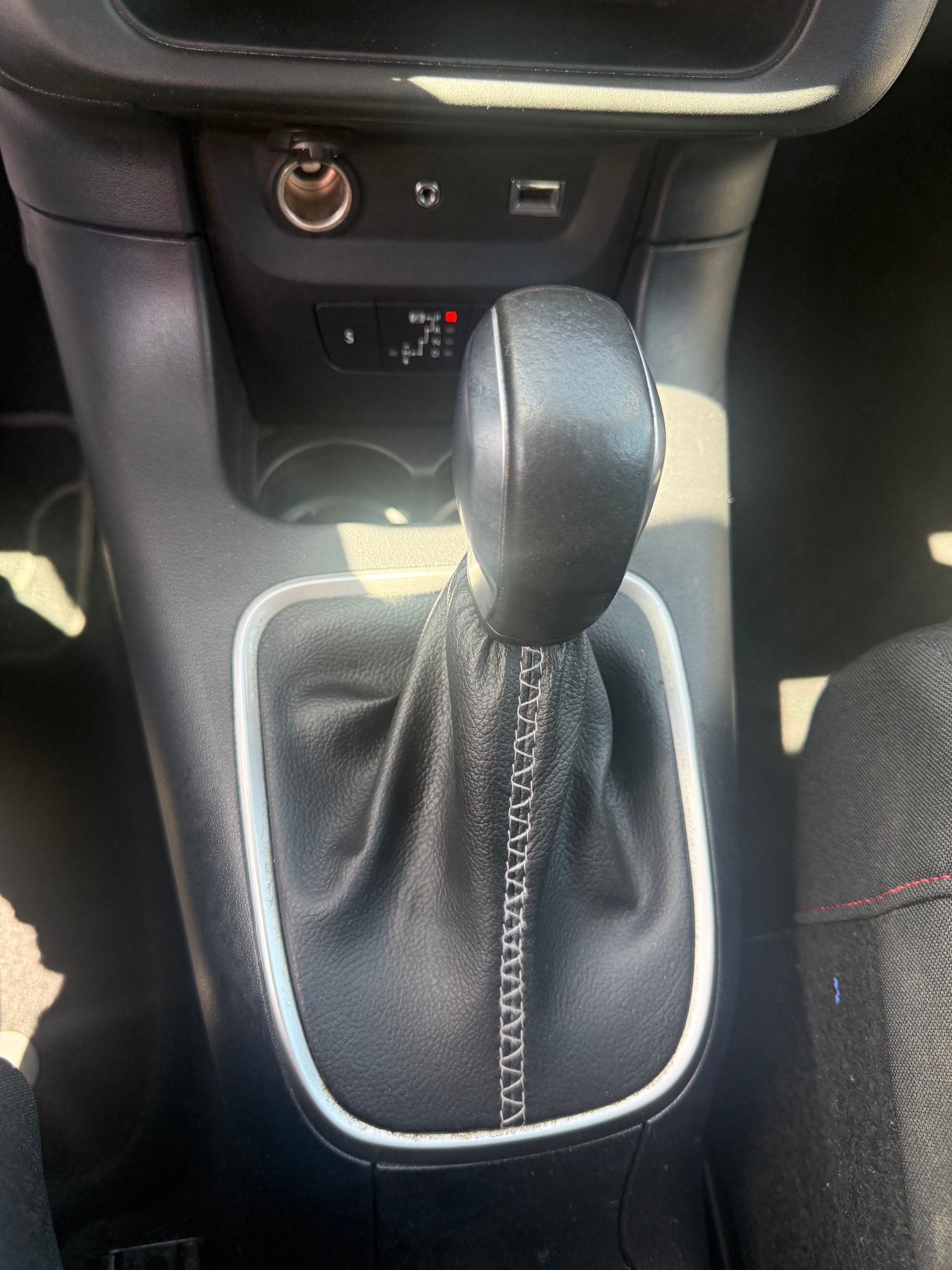 CITROEN C3 1.2i PureTech Feel EAT-image-6