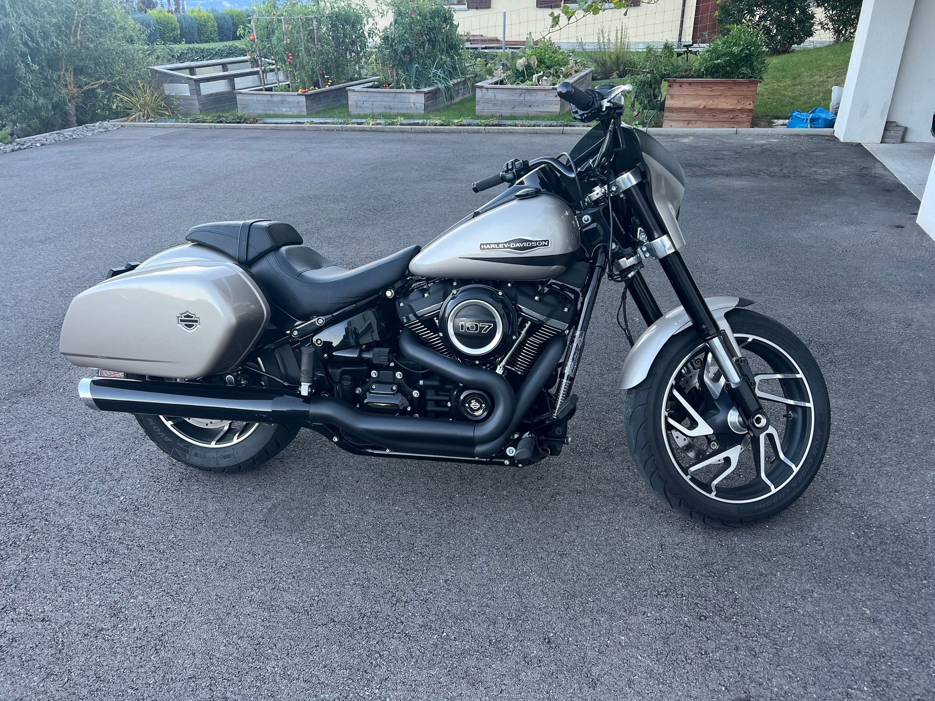 HARLEY-DAVIDSON FLSB Sport Glide 107 ABS-image-8