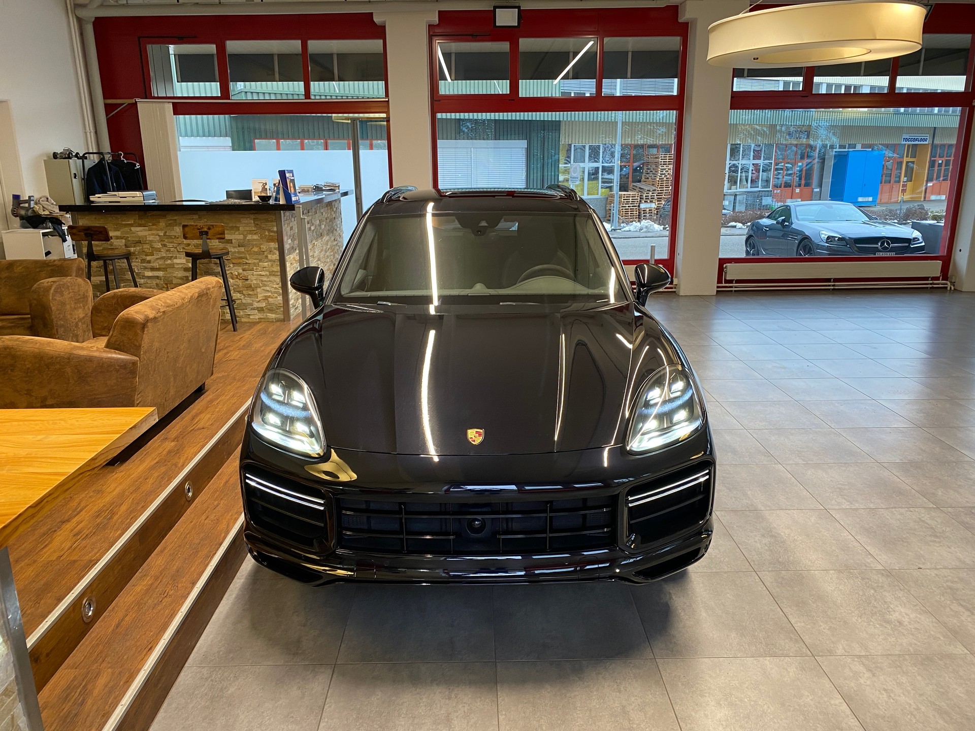PORSCHE Cayenne Turbo-image-8