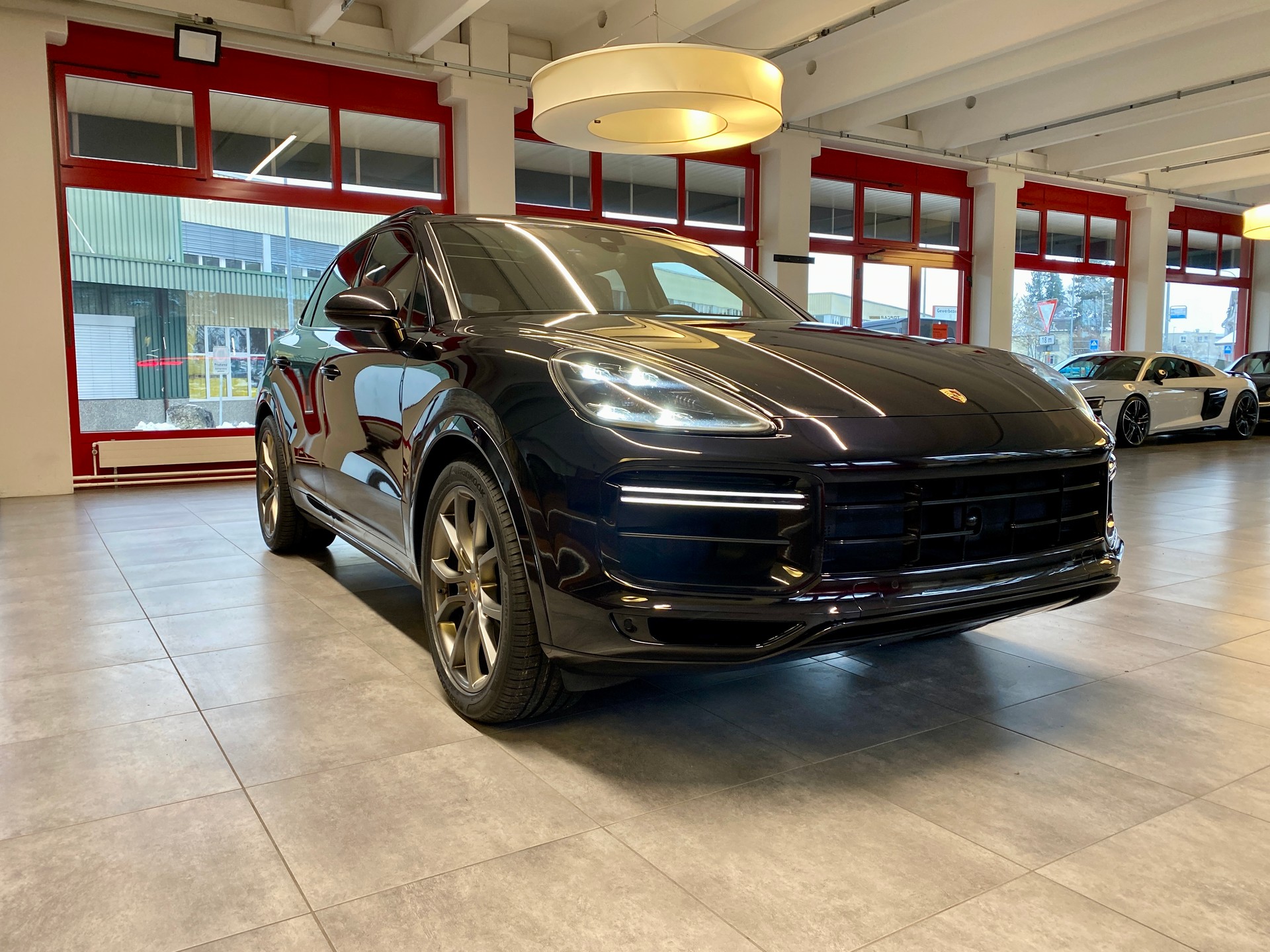 PORSCHE Cayenne Turbo-image-6