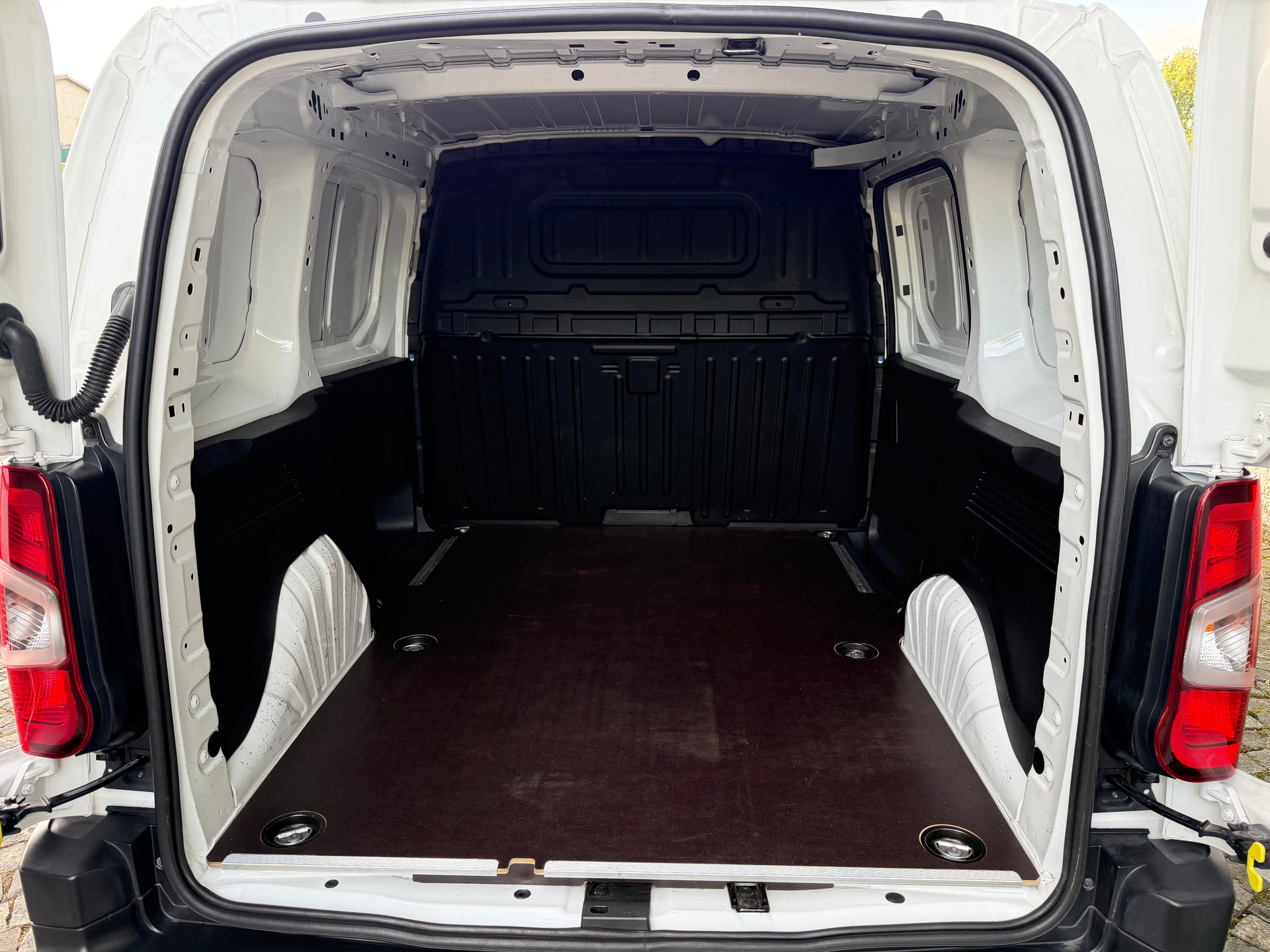 CITROEN Berlingo Van 1.5 Blue HDi 100 / Ab MFK / Service gepflegt/ 36 Monate Garantie/ Anhängerkupplung 1350kg / Klima / Tempomat-image-9
