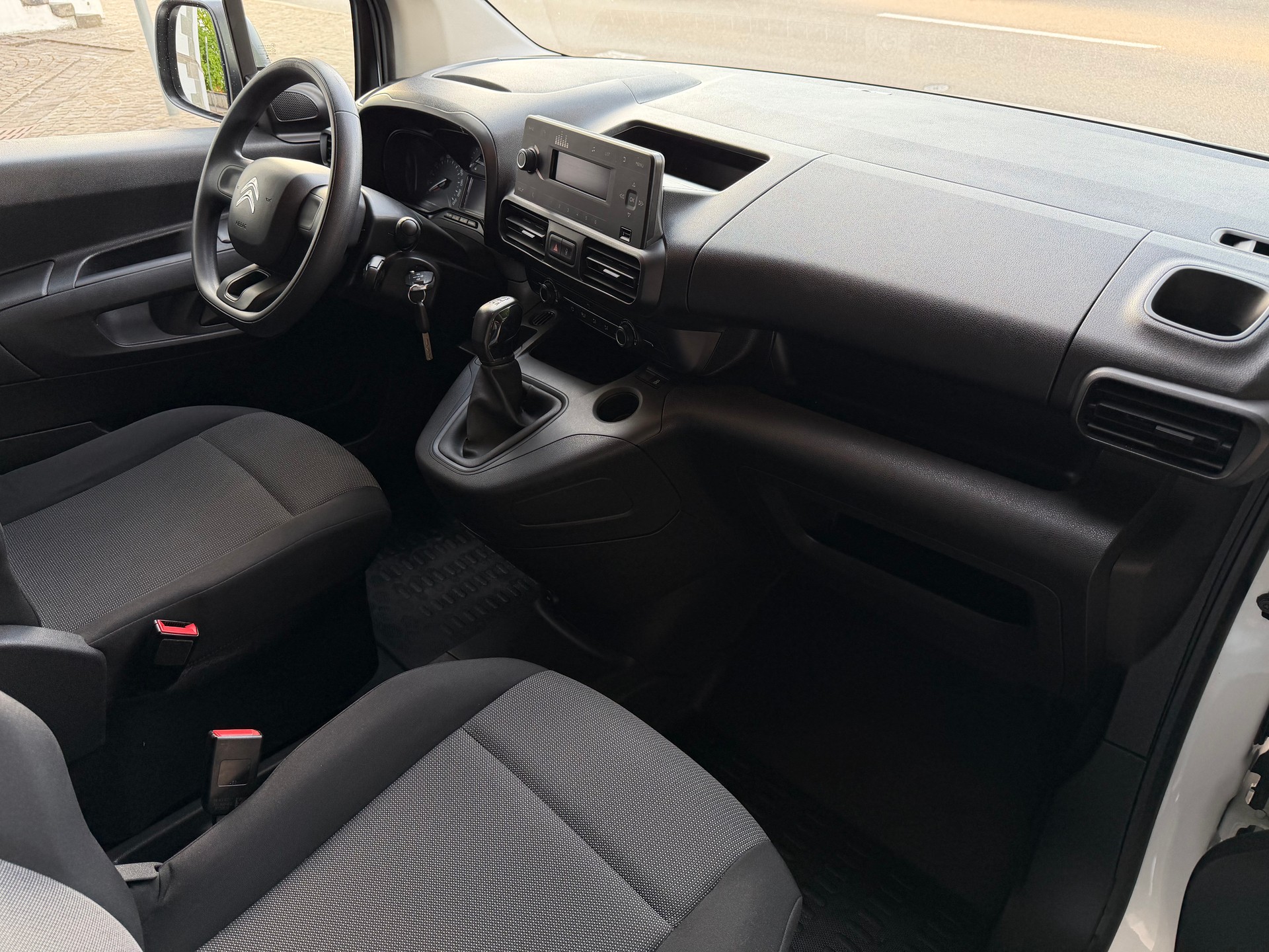 CITROEN Berlingo Van 1.5 Blue HDi 100 / Ab MFK / Service gepflegt/ 36 Monate Garantie/ Anhängerkupplung 1350kg / Klima / Tempomat-image-12
