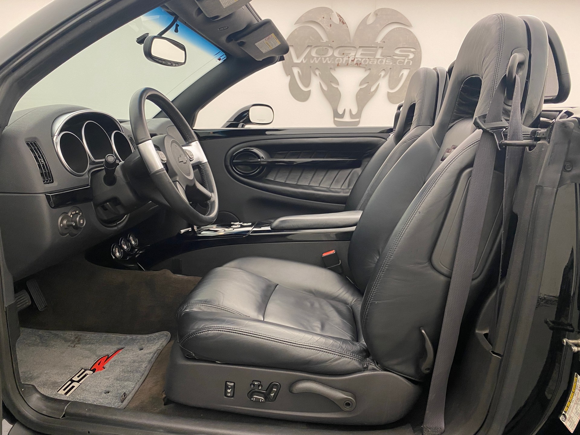 CHEVROLET SSR 6.0-image-12