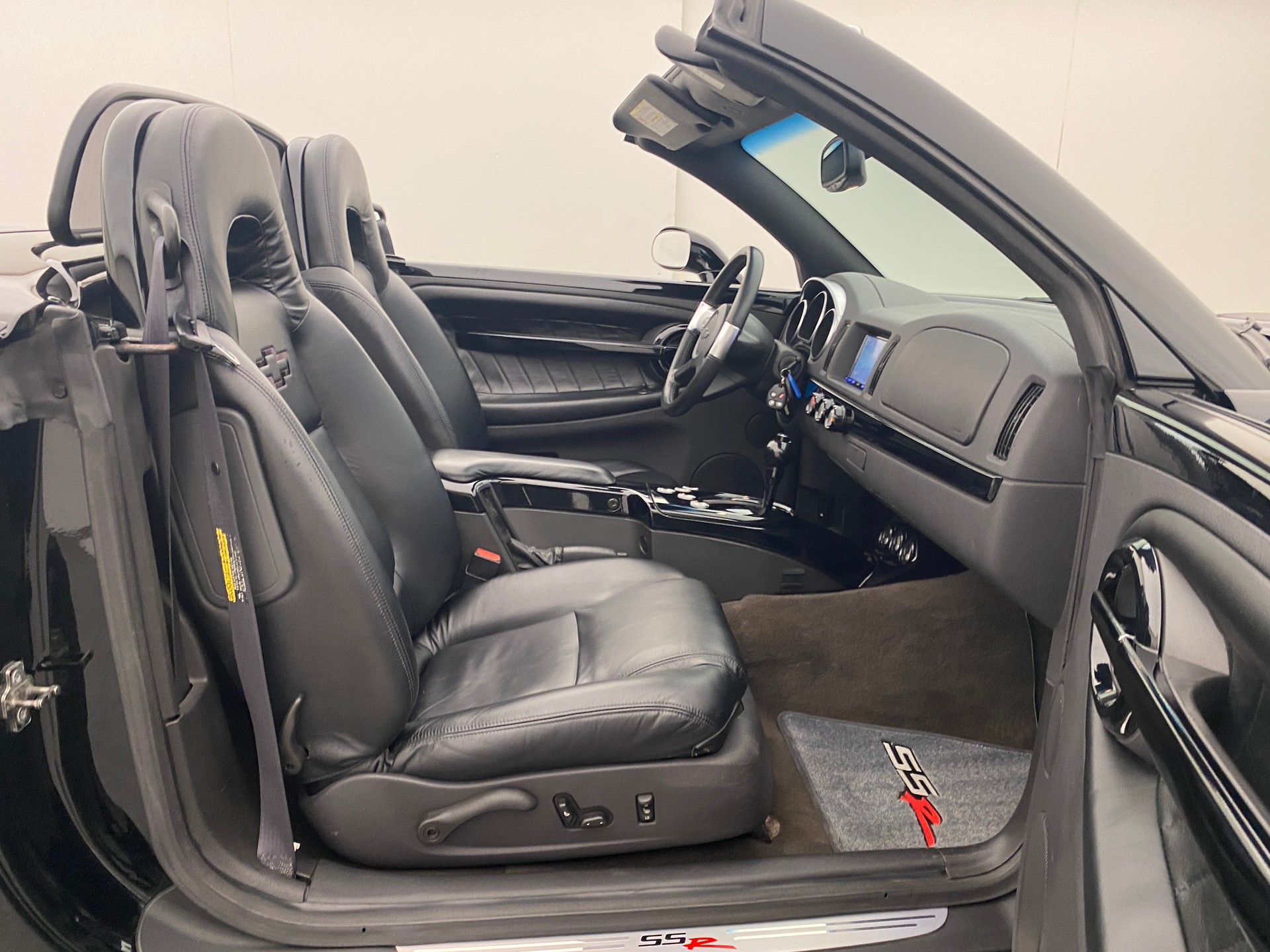 CHEVROLET SSR 6.0-image-14