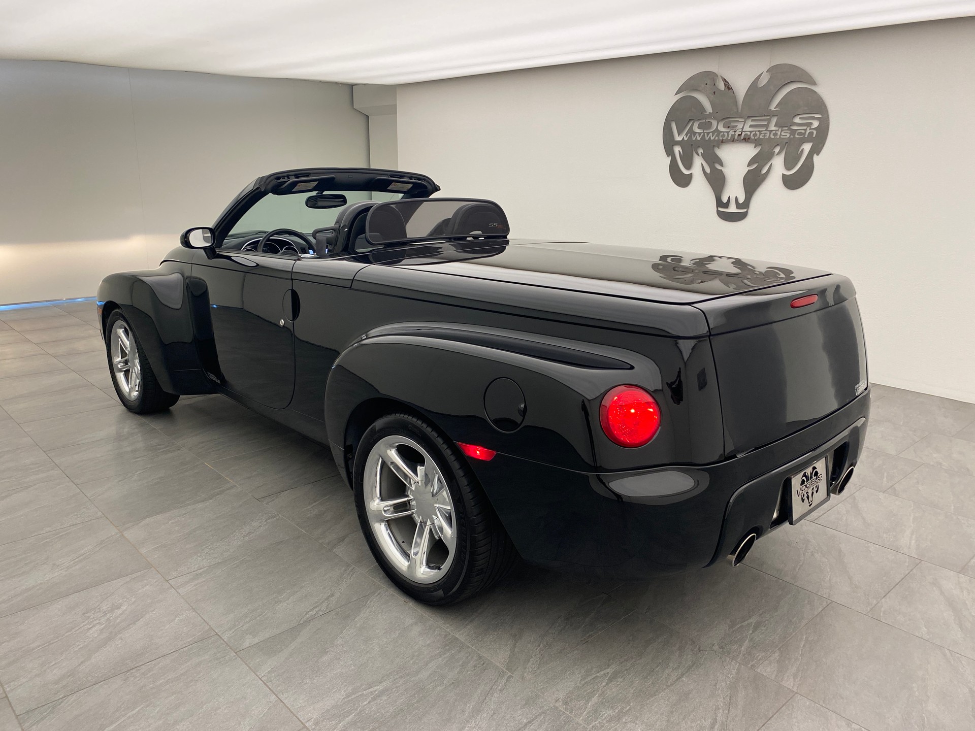 CHEVROLET SSR 6.0-image-8