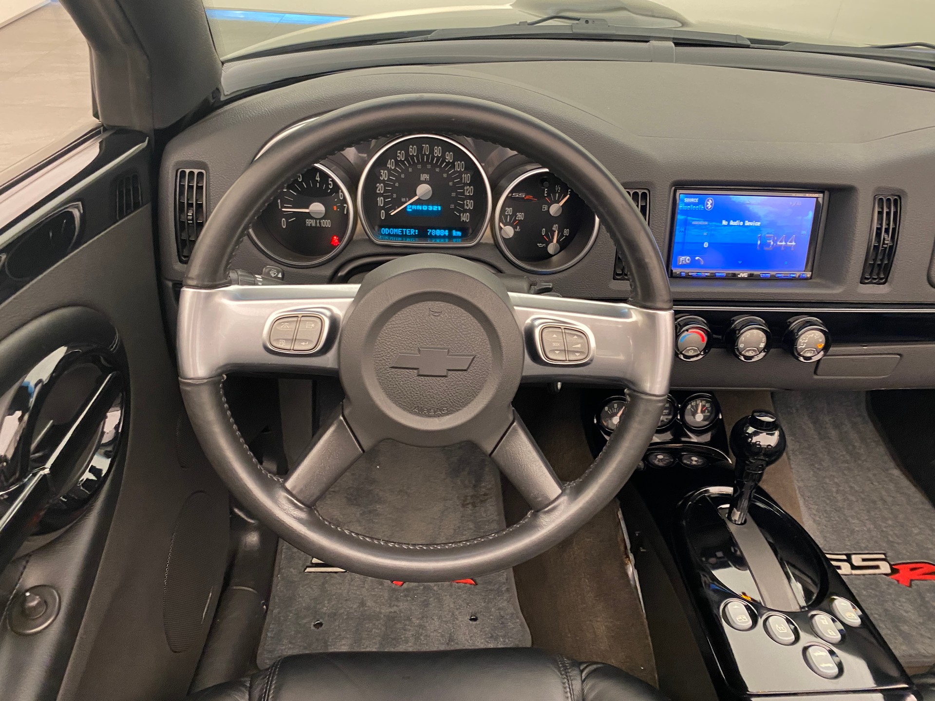 CHEVROLET SSR 6.0-image-10