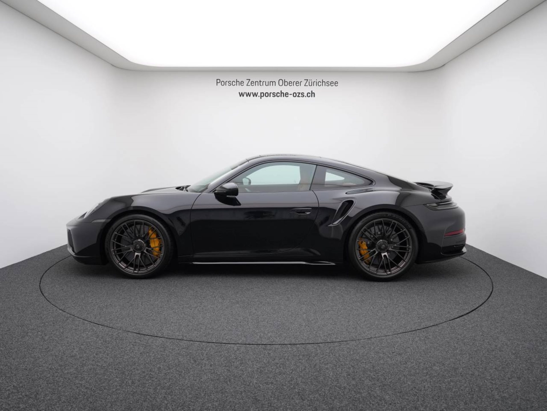 PORSCHE 911 Turbo S-showroom-element-1