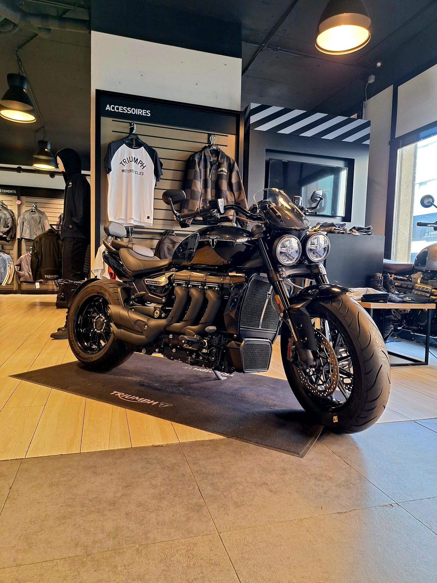TRIUMPH ROCKET 3 STORM GT-image-0