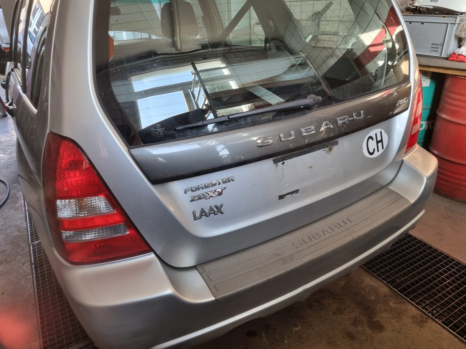 SUBARU Forester 2.0XT Automatic-showroom-element-3