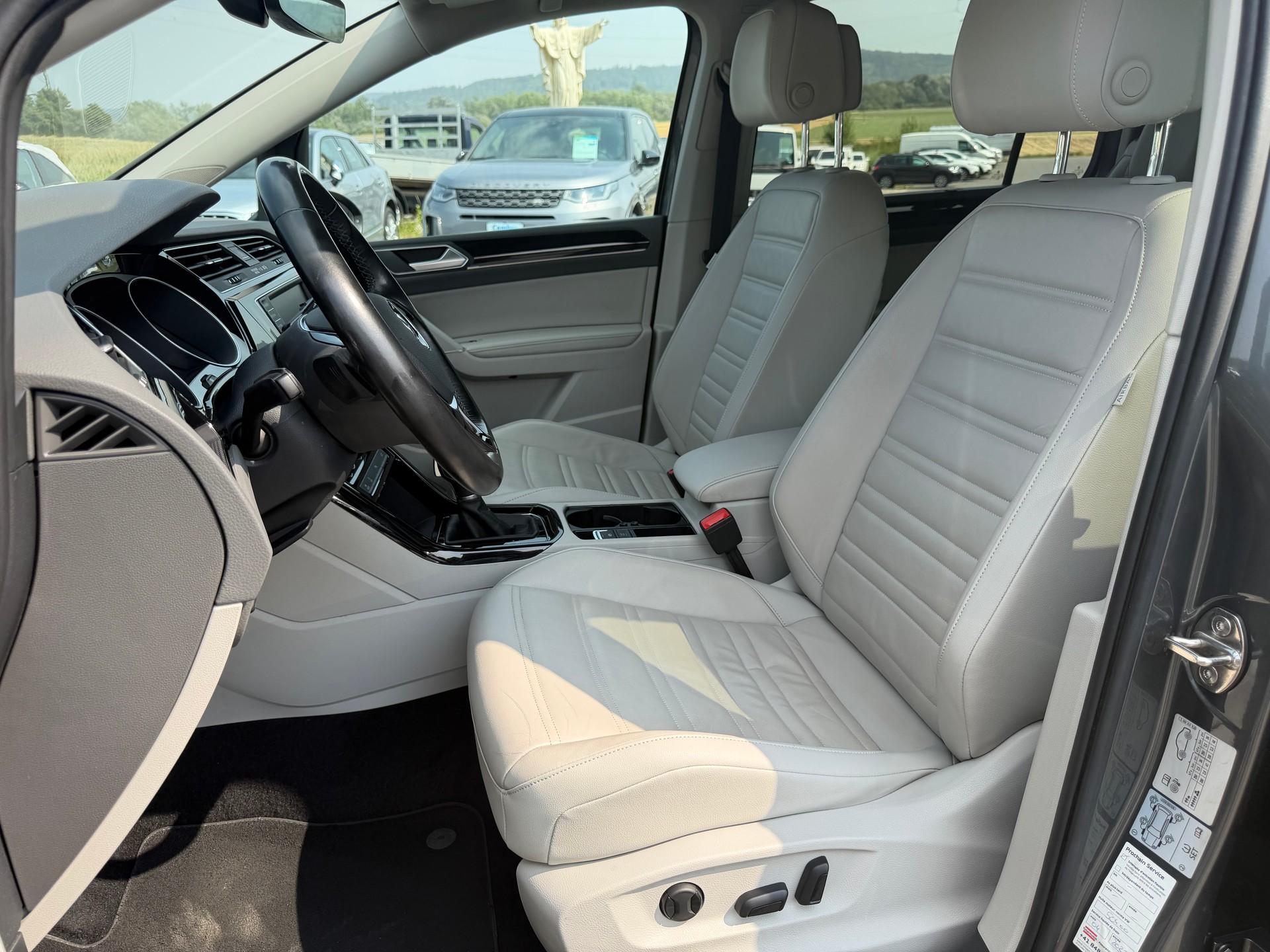 VW Touran 1.8 TSI BlueMotion Technology Highline DSG-image-11