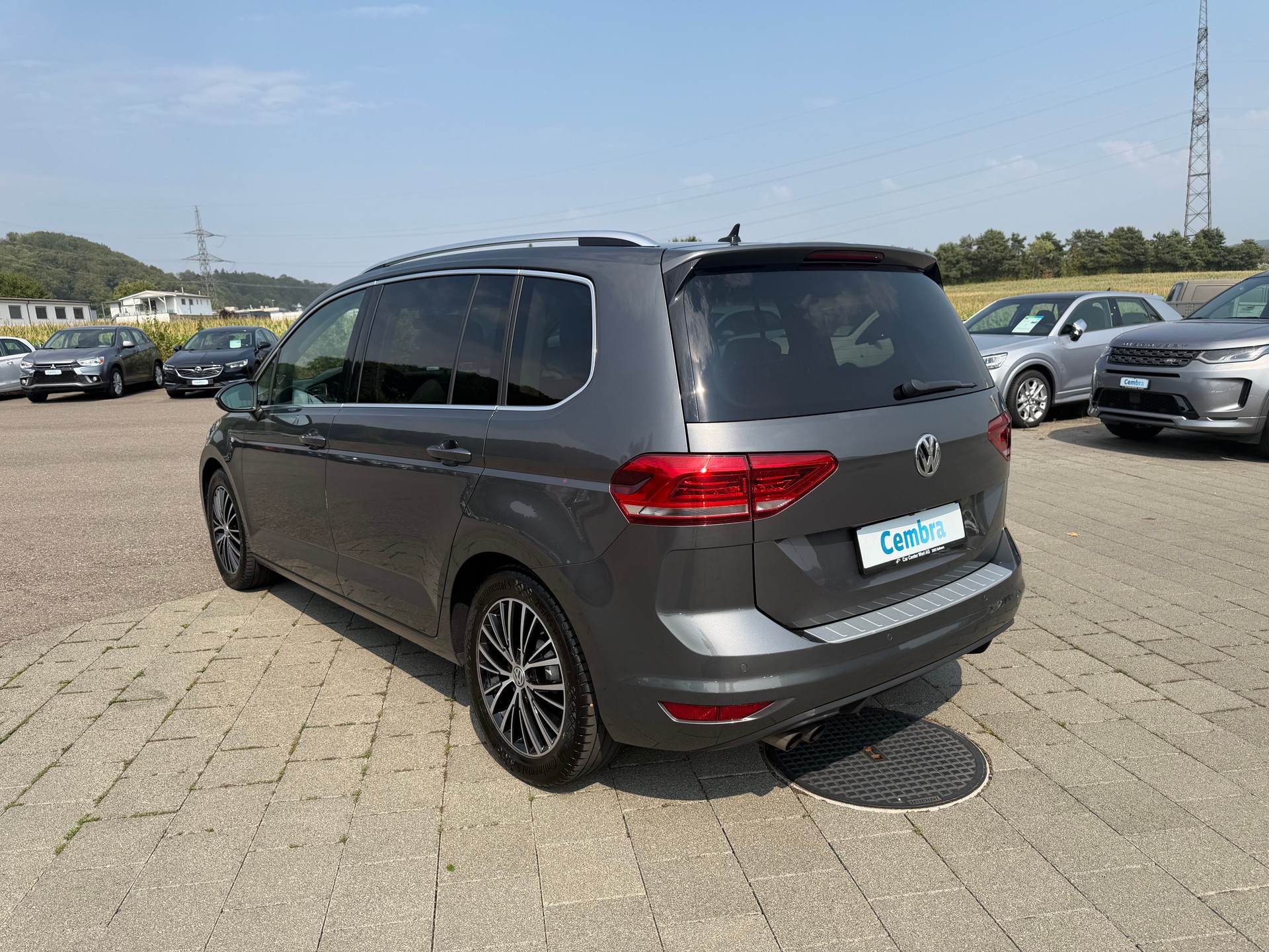 VW Touran 1.8 TSI BlueMotion Technology Highline DSG-image-2