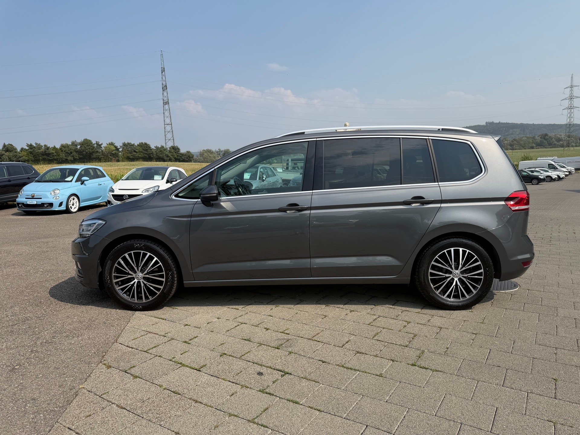 VW Touran 1.8 TSI BlueMotion Technology Highline DSG-image-1