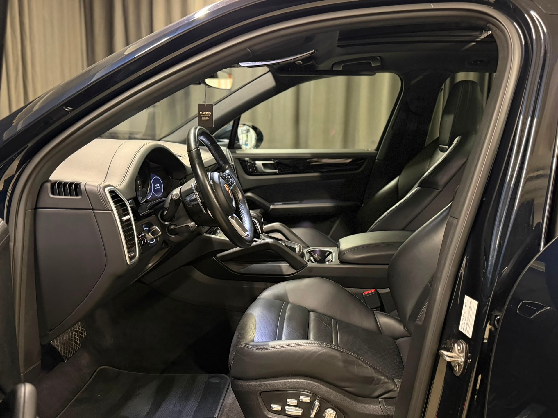 PORSCHE Cayenne-image-12