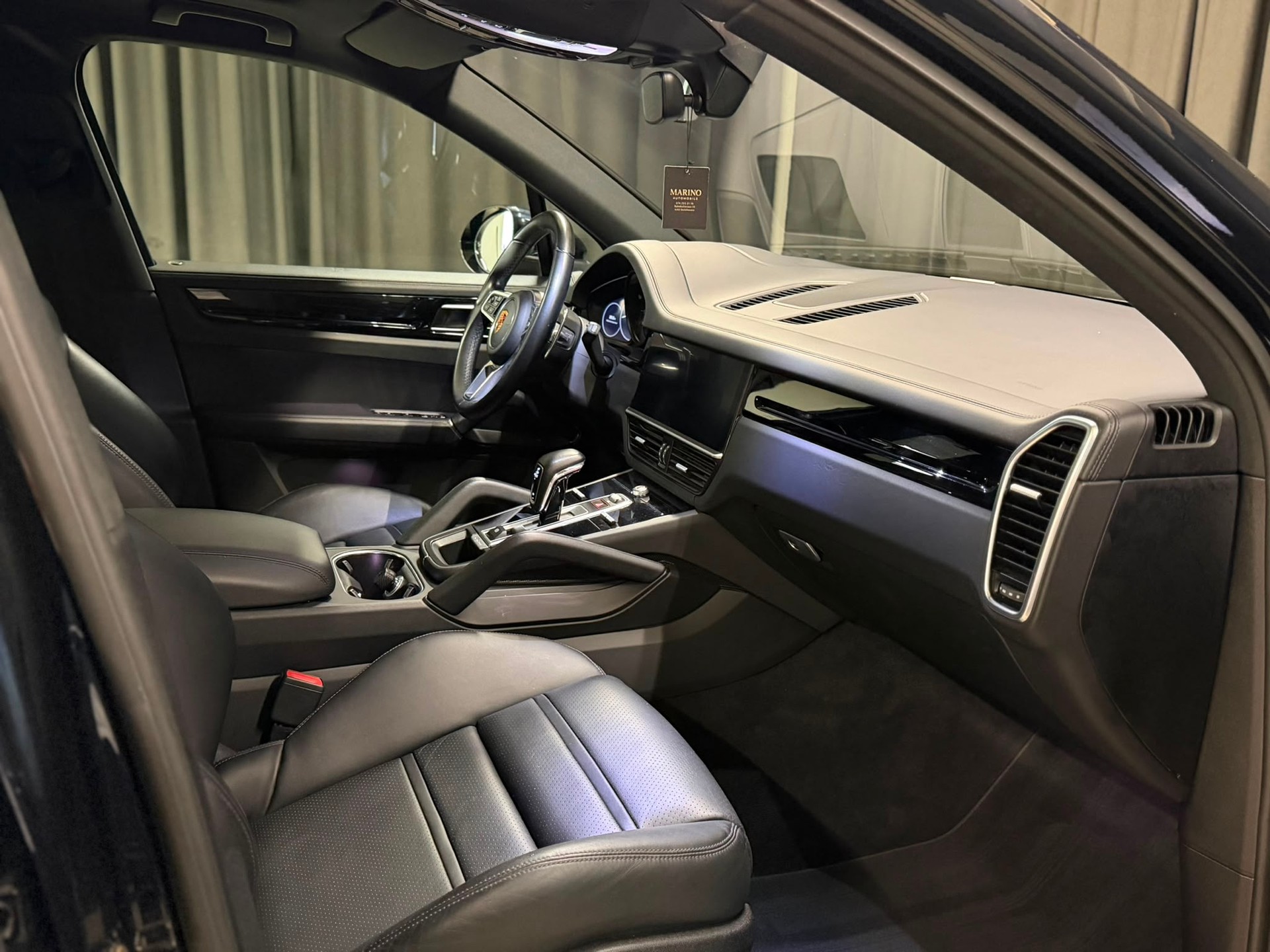 PORSCHE Cayenne-image-5
