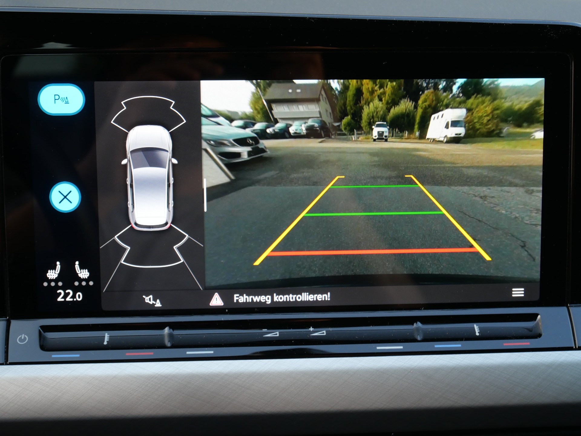 VW Golf 1.5 e TSI ACT Selection DSG *CH-Auslieferung, Head-Up Display*-image-16