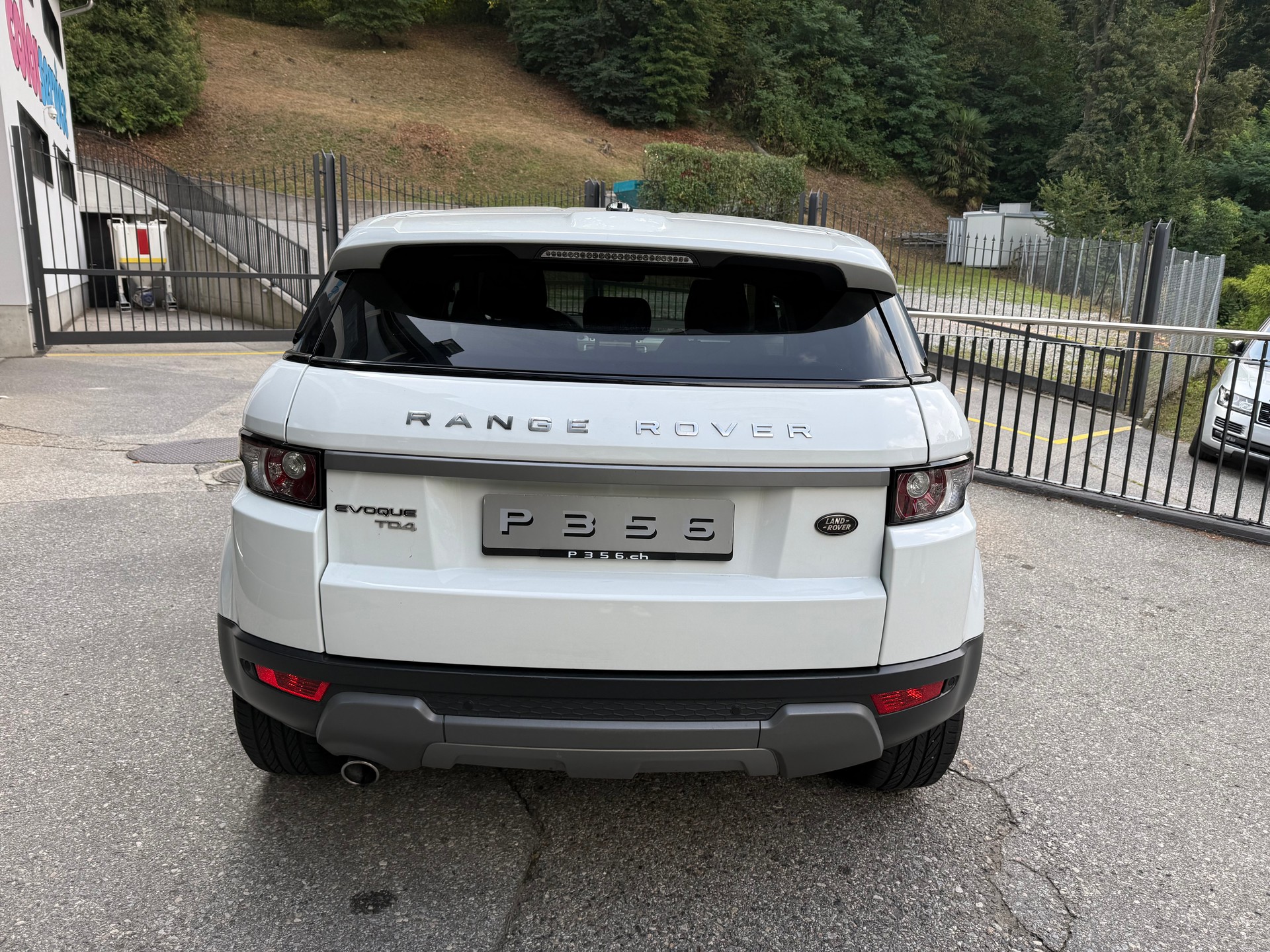 LAND ROVER Range Rover Evoque 2.2 TD4 Dynamic AT6-image-5