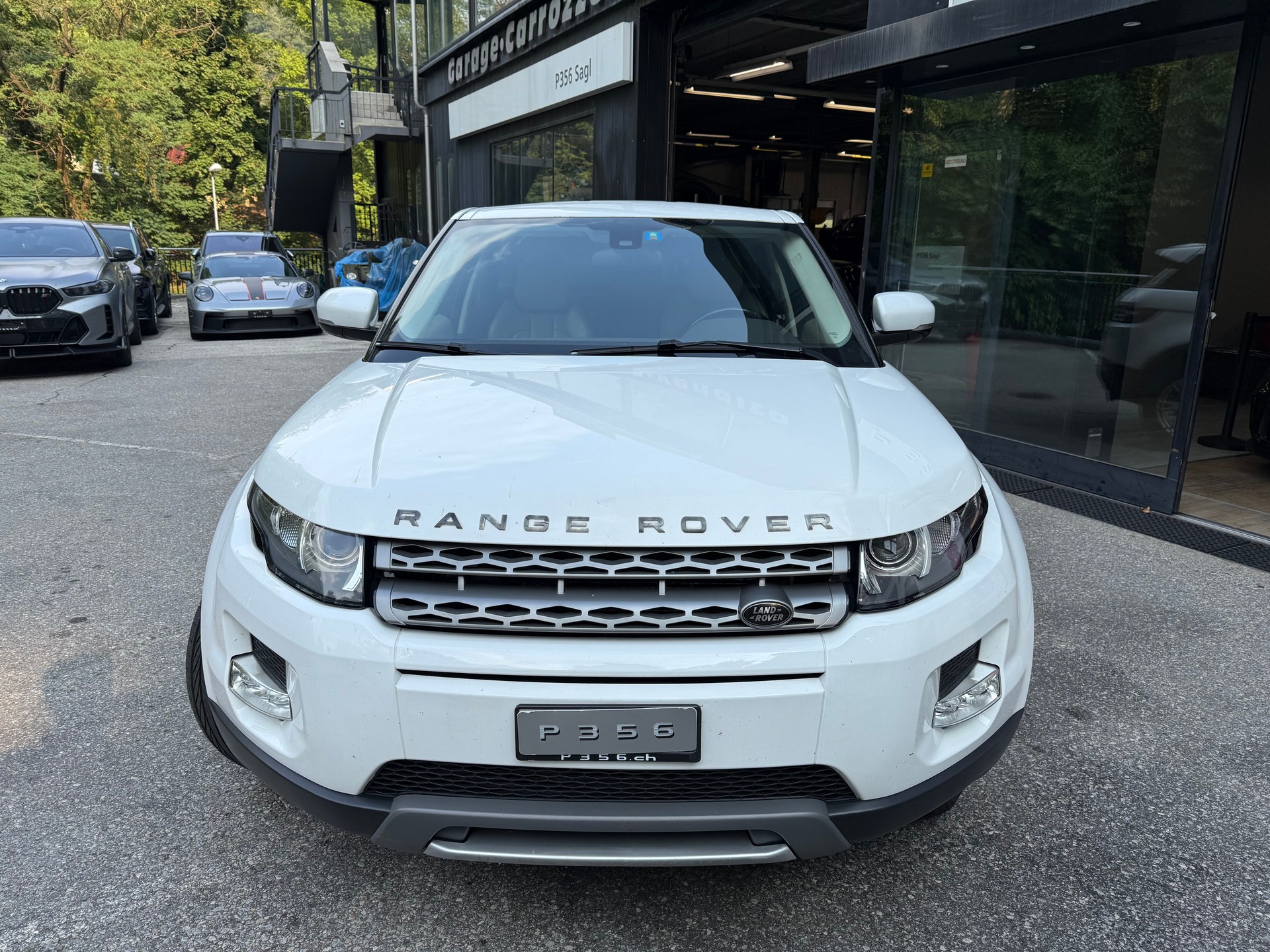LAND ROVER Range Rover Evoque 2.2 TD4 Dynamic AT6-image-2