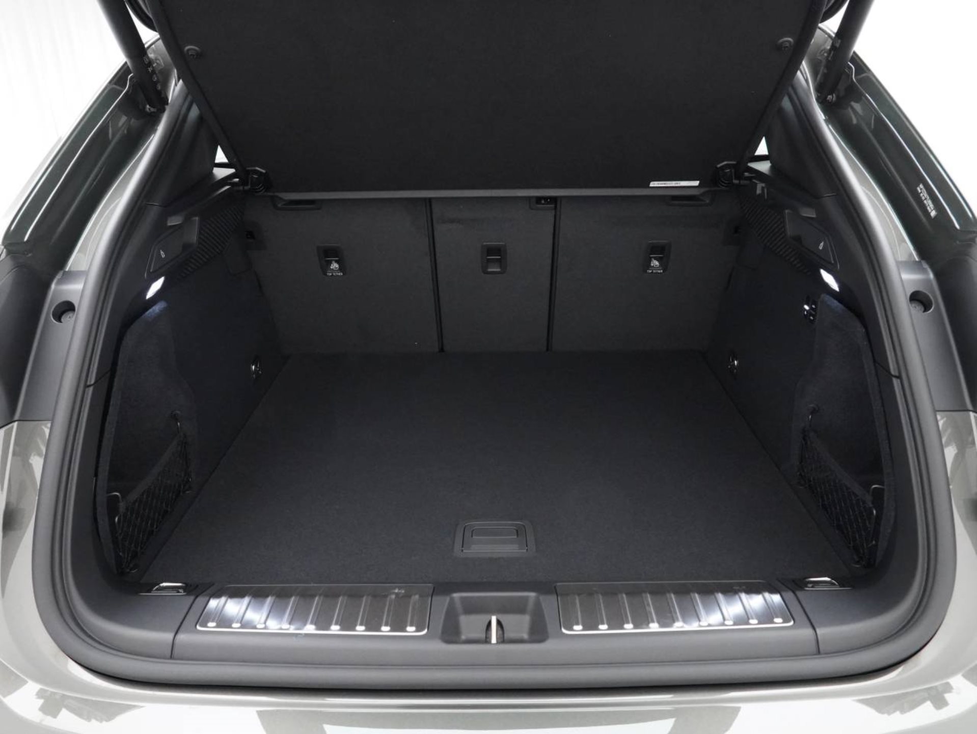 PORSCHE Macan 4-image-30