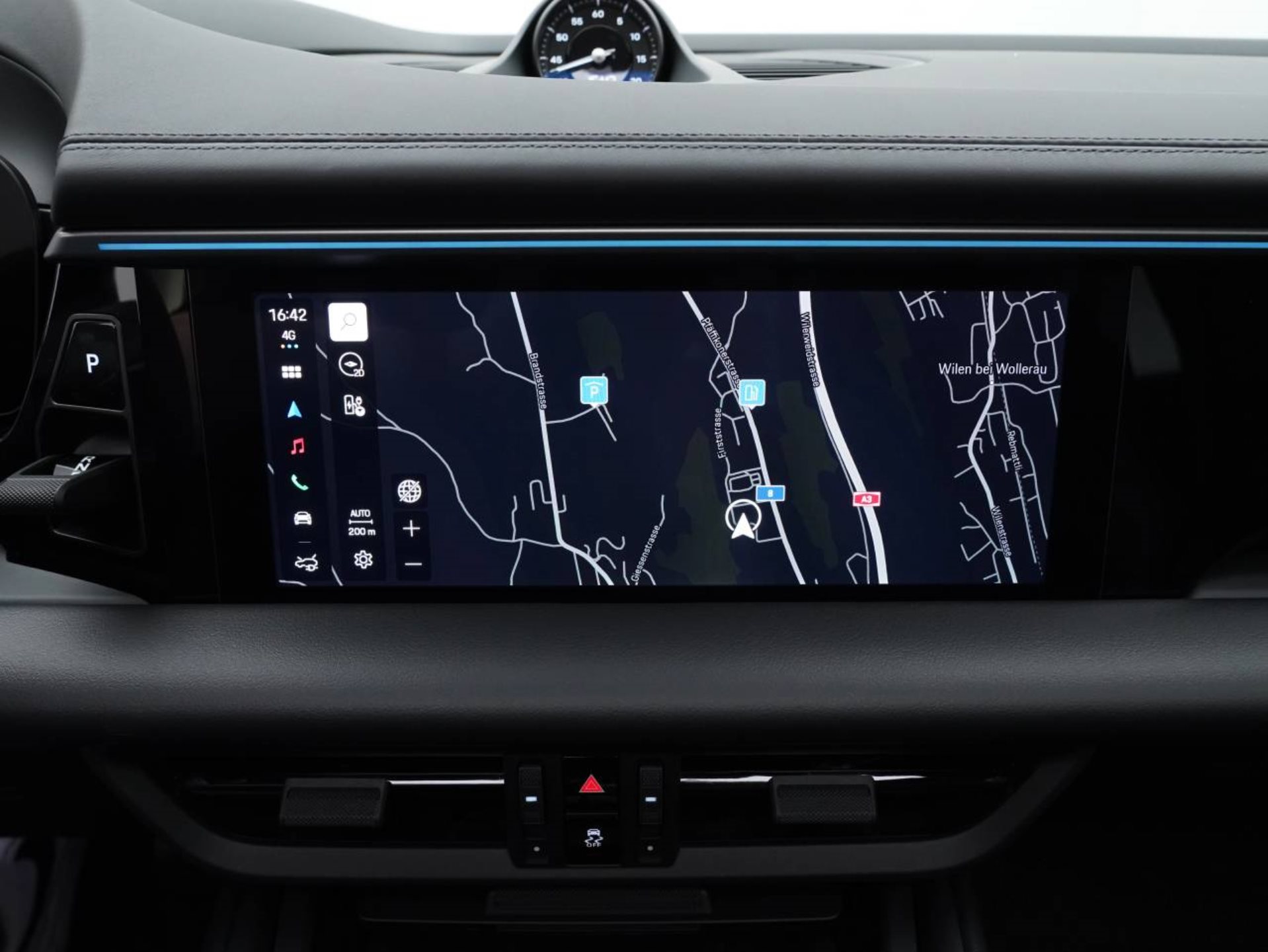 PORSCHE Macan 4-image-18