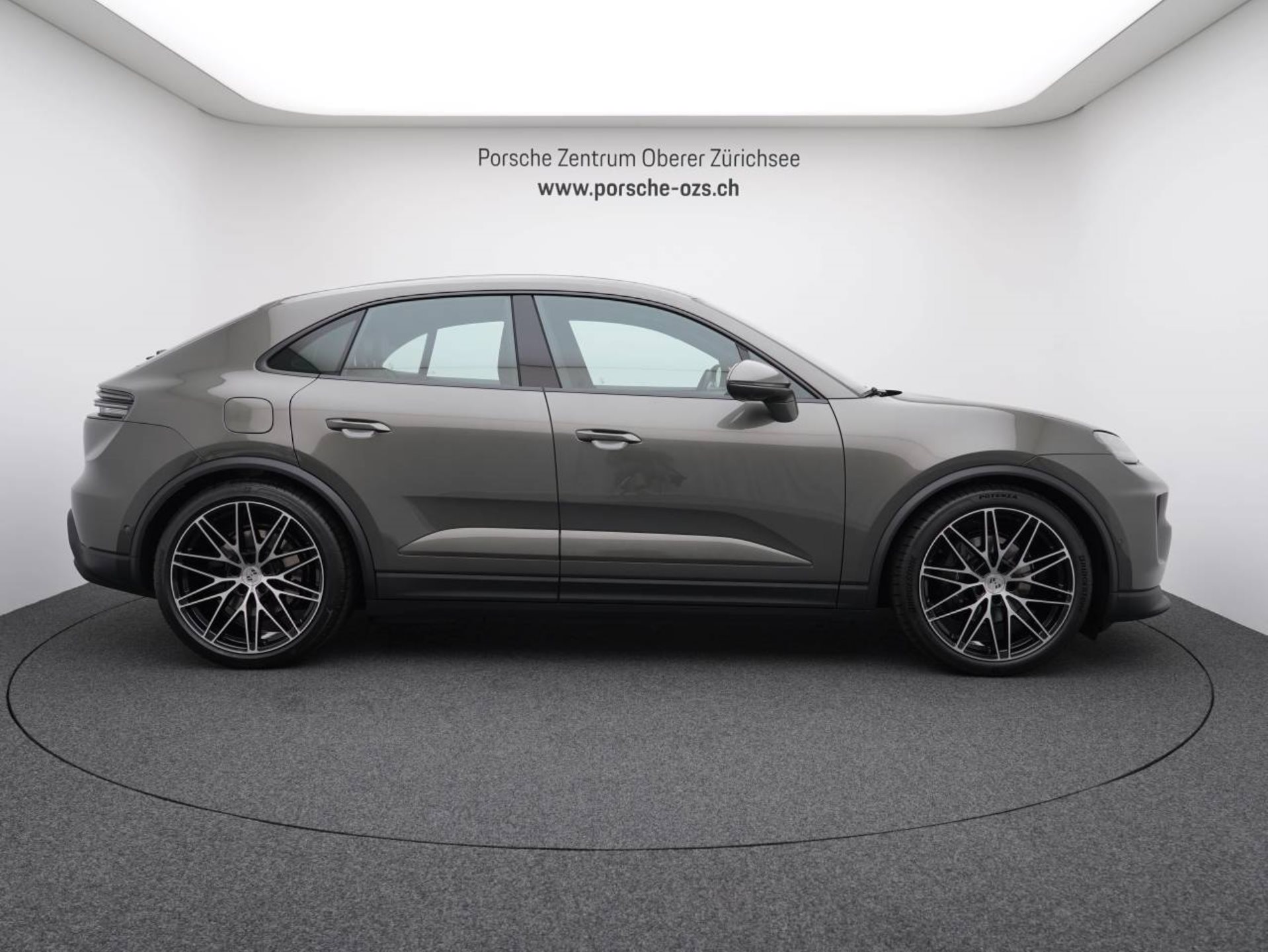 PORSCHE Macan 4-image-7