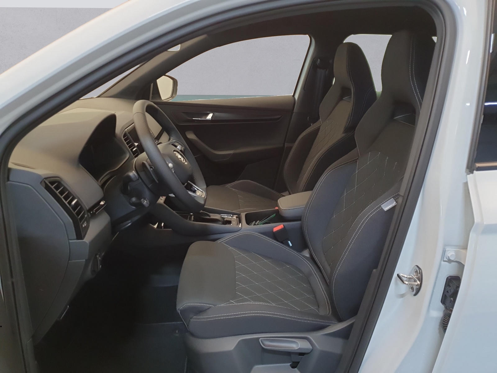 SKODA Karoq 1.5 TSI SportLine DSG-image-8
