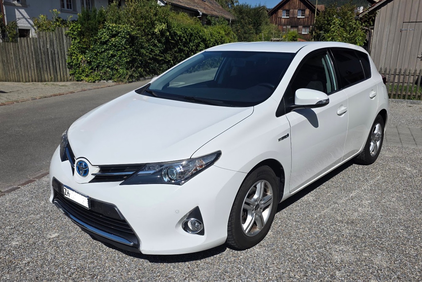TOYOTA 1.8 HSD Linea Luna