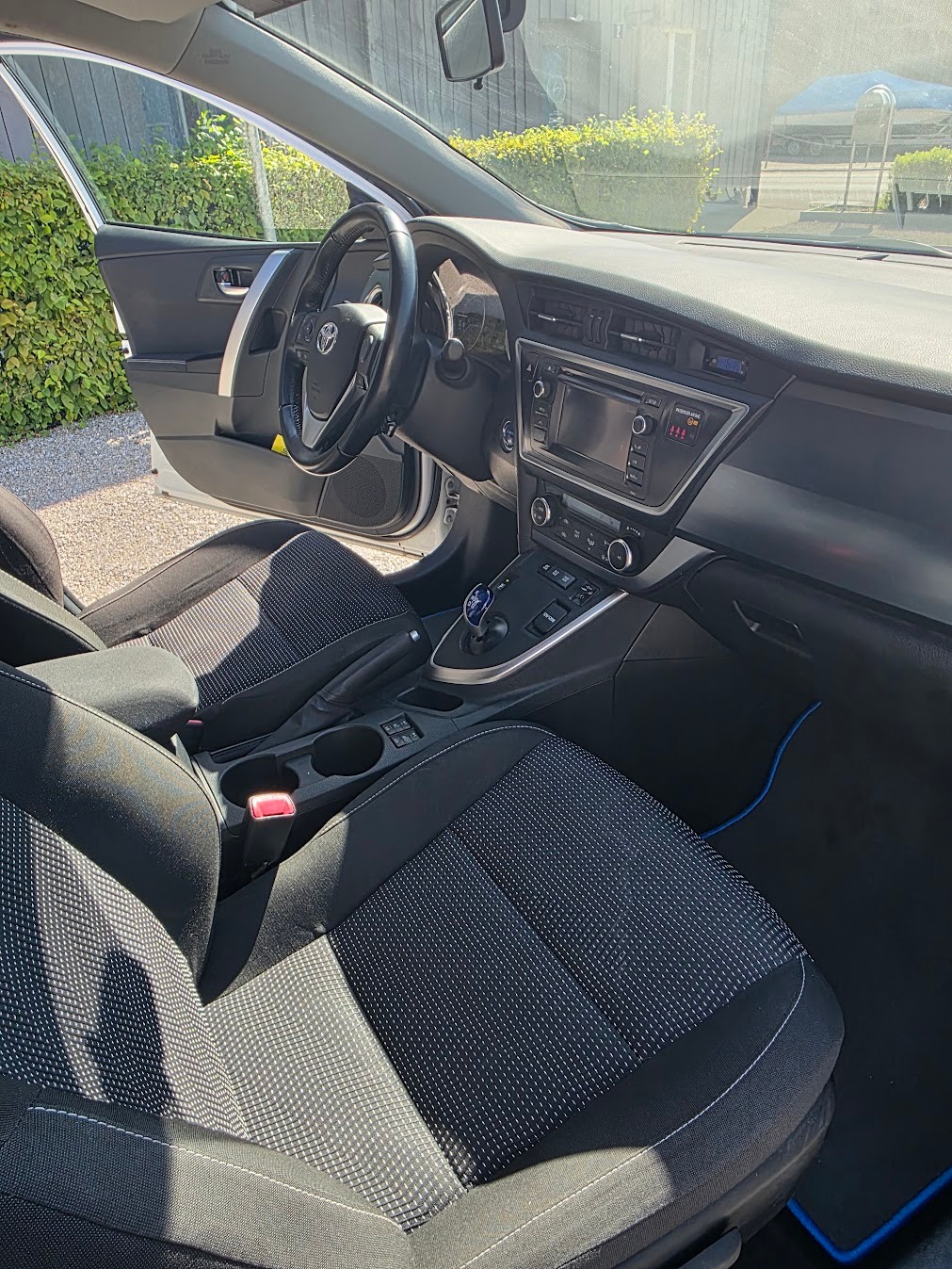 TOYOTA 1.8 HSD Linea Luna-image-9