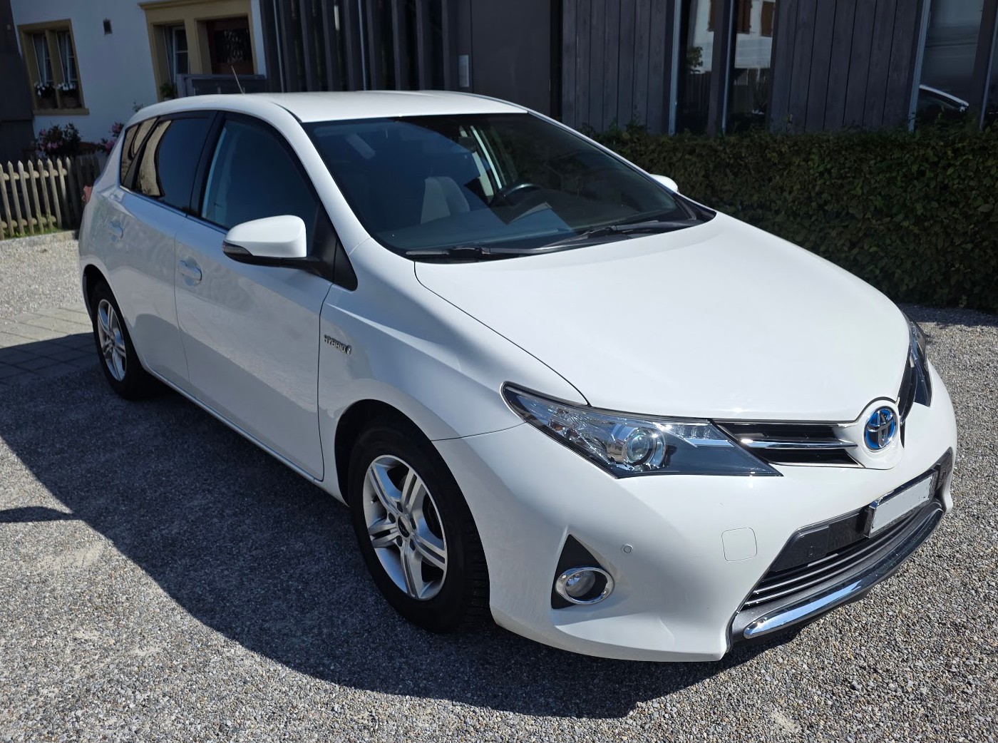 TOYOTA 1.8 HSD Linea Luna-image-1