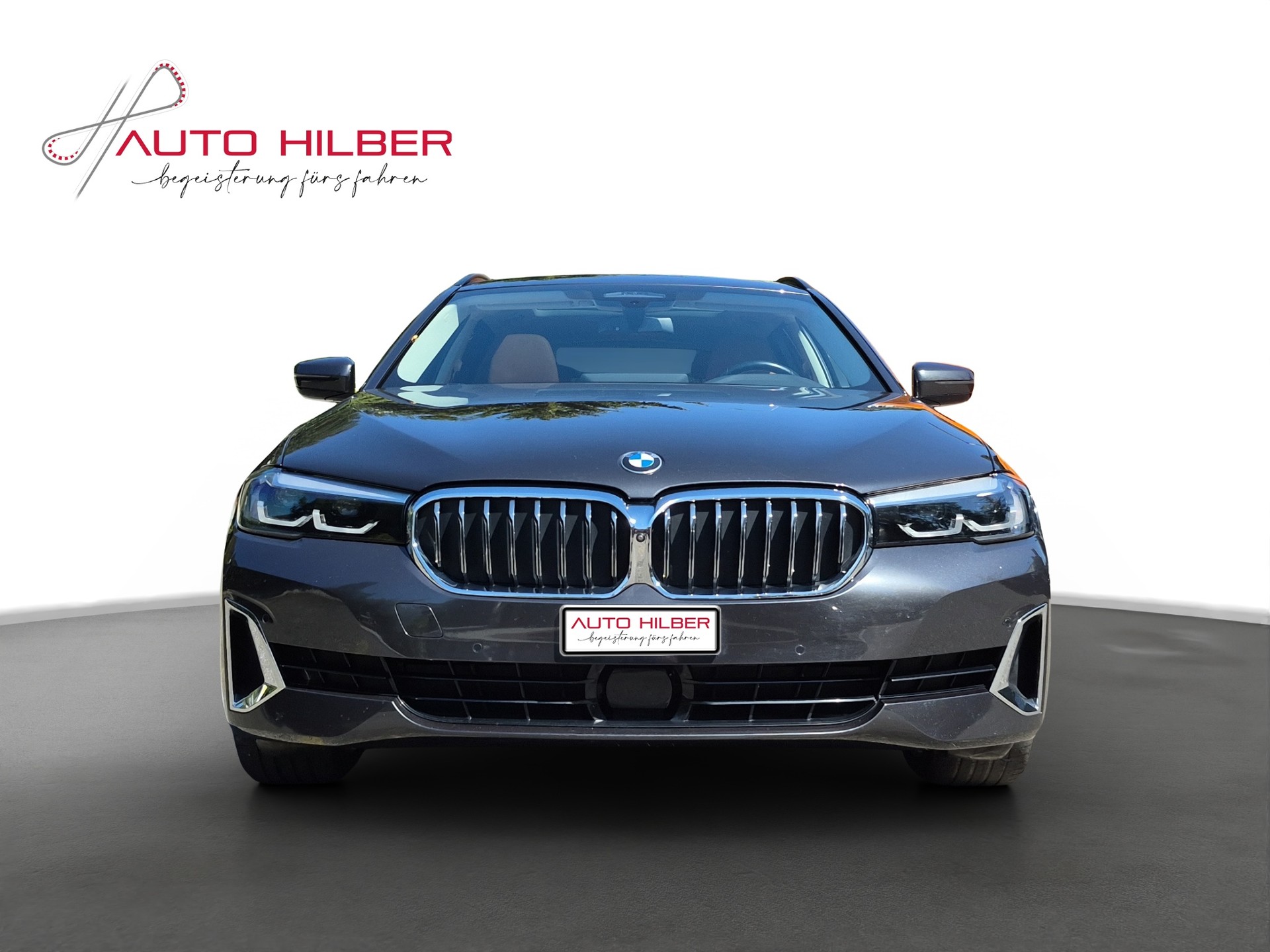 BMW 530d xDrive 48V Touring Luxury Line Steptronic *Neupreis 108'000 CHF/Massagesitze*-showroom-element-1