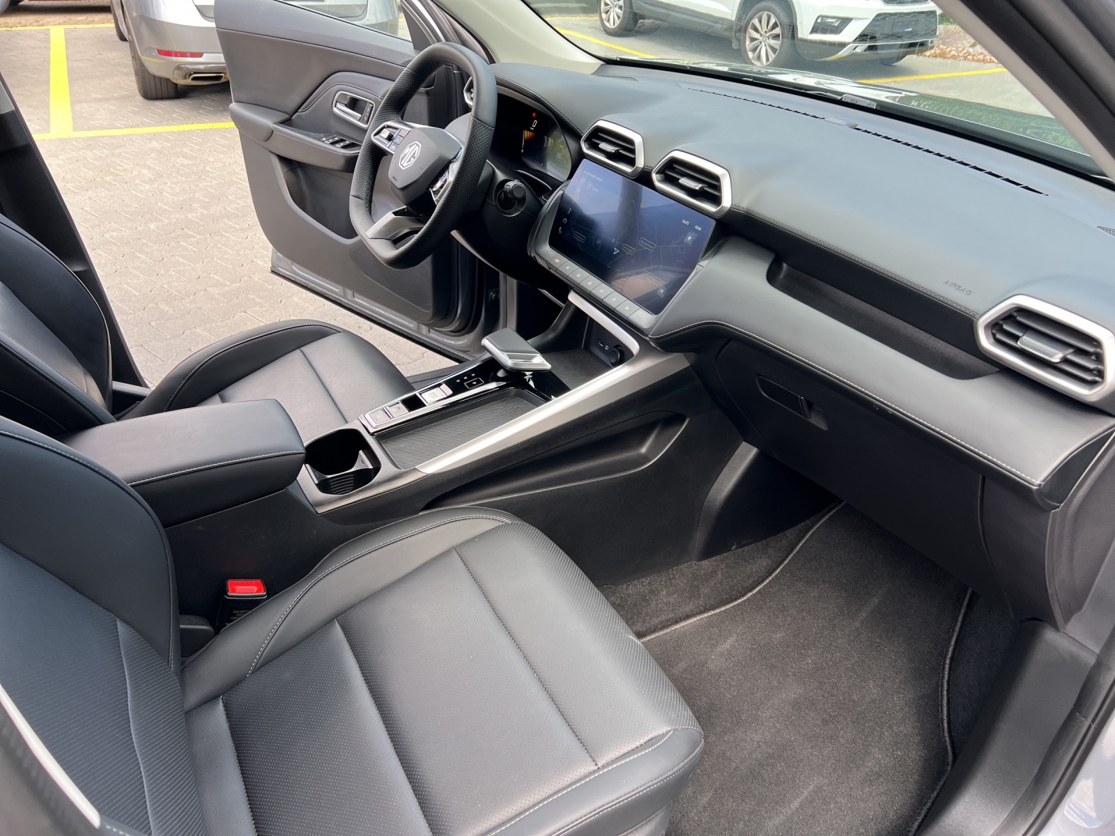 MG ZS 1.5 HEV Luxury-image-5