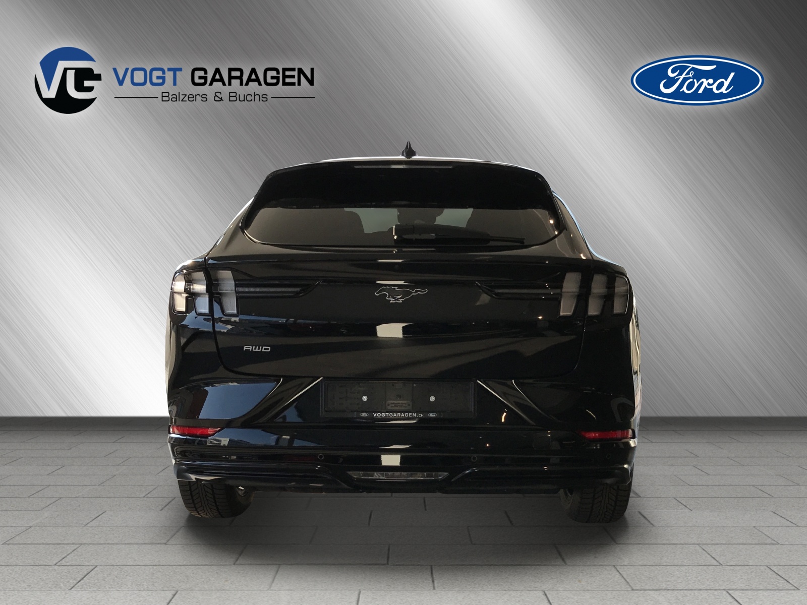 FORD Mustang Mach-E Standard AWD-showroom-element-2