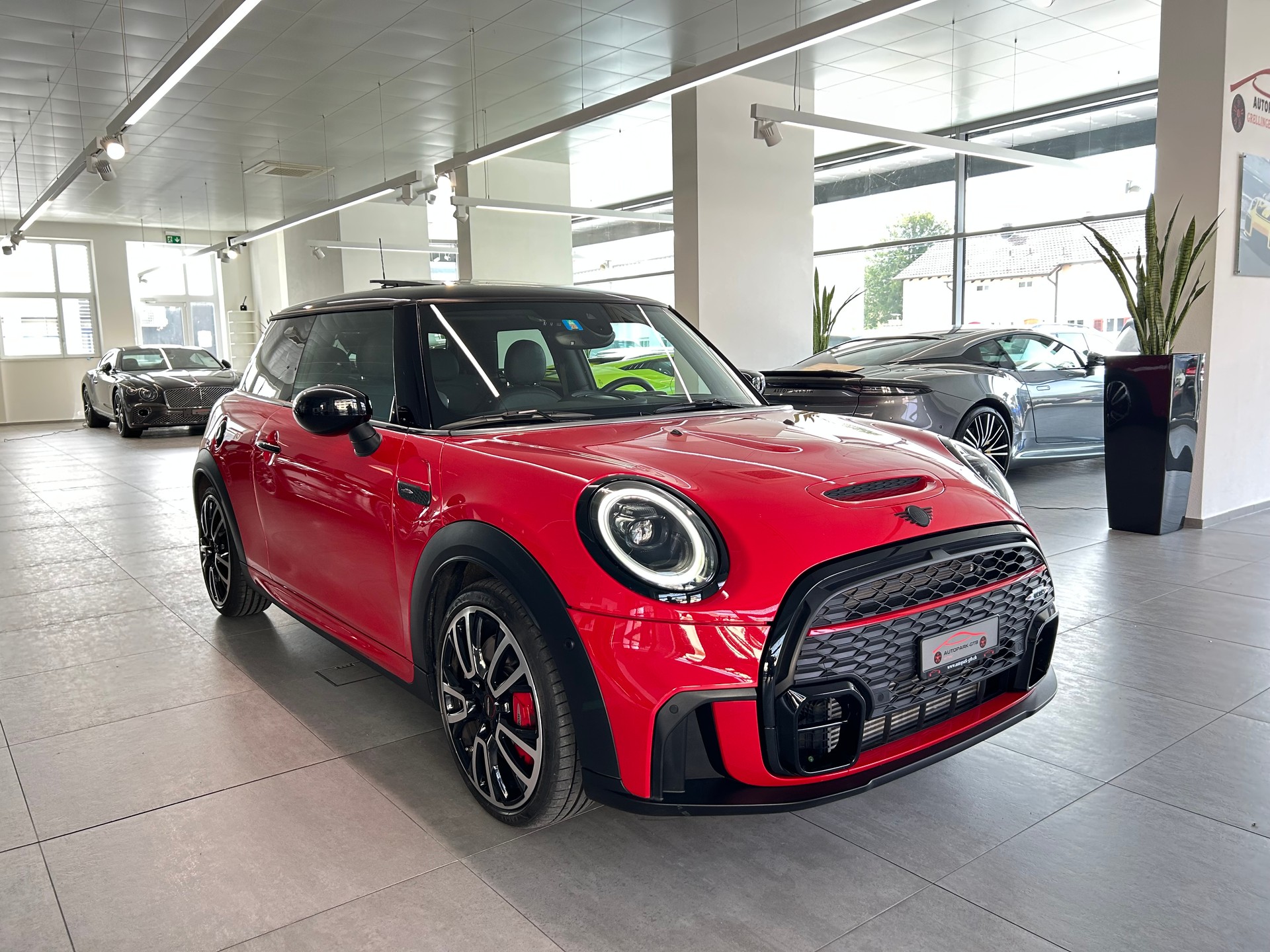 MINI Cooper John Cooper Works Steptronic-showroom-element-1