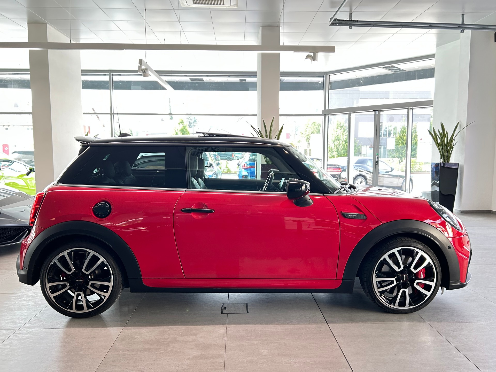 MINI Cooper John Cooper Works Steptronic-showroom-element-3