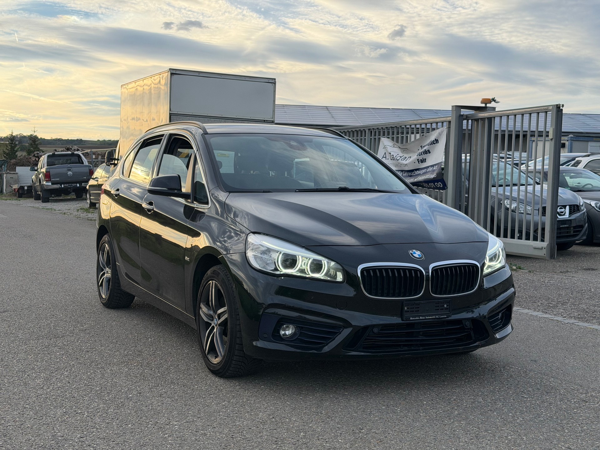 BMW 218d Active Tourer Luxury Line Steptronic-image-2