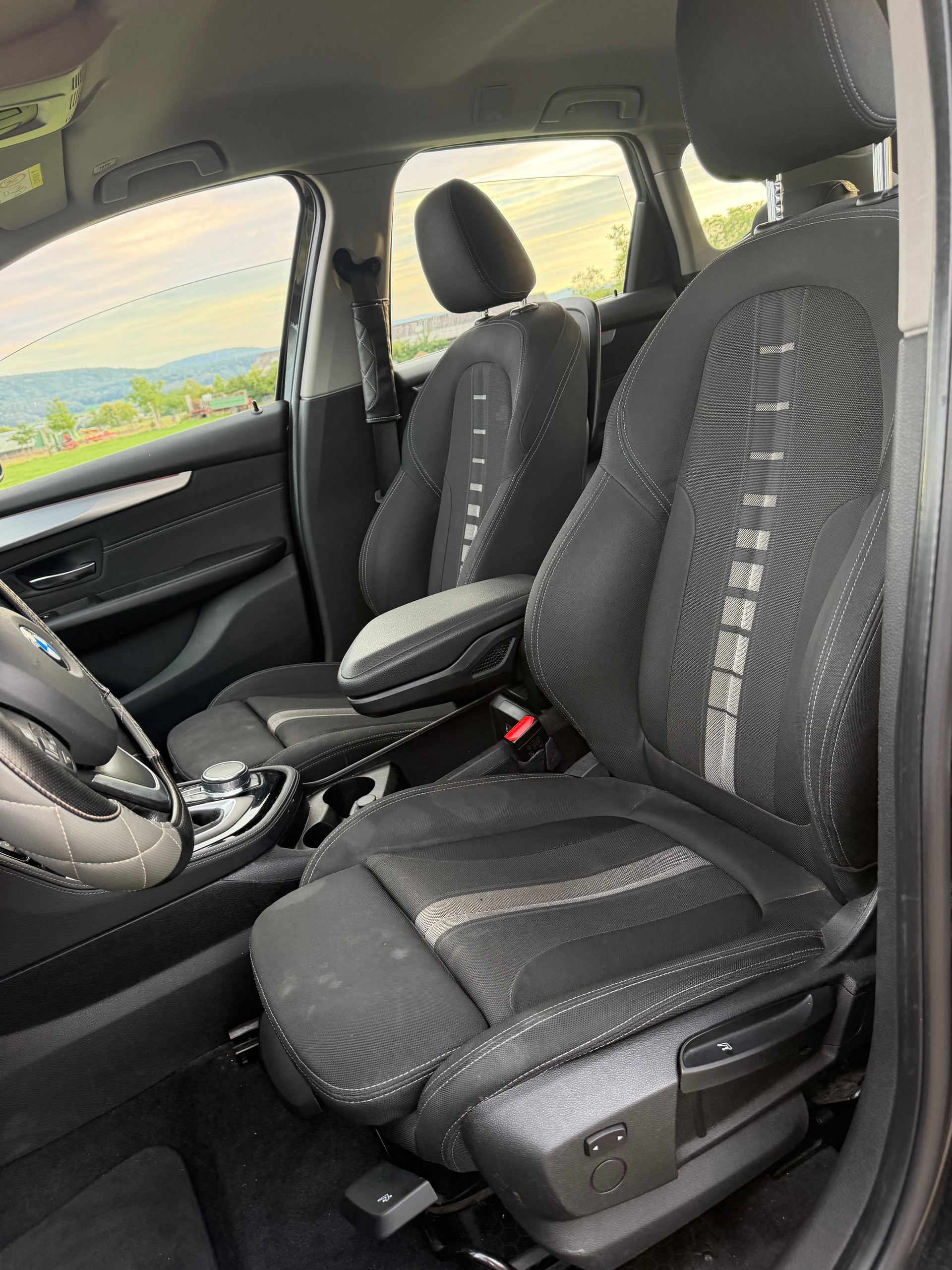 BMW 218d Active Tourer Luxury Line Steptronic-image-8