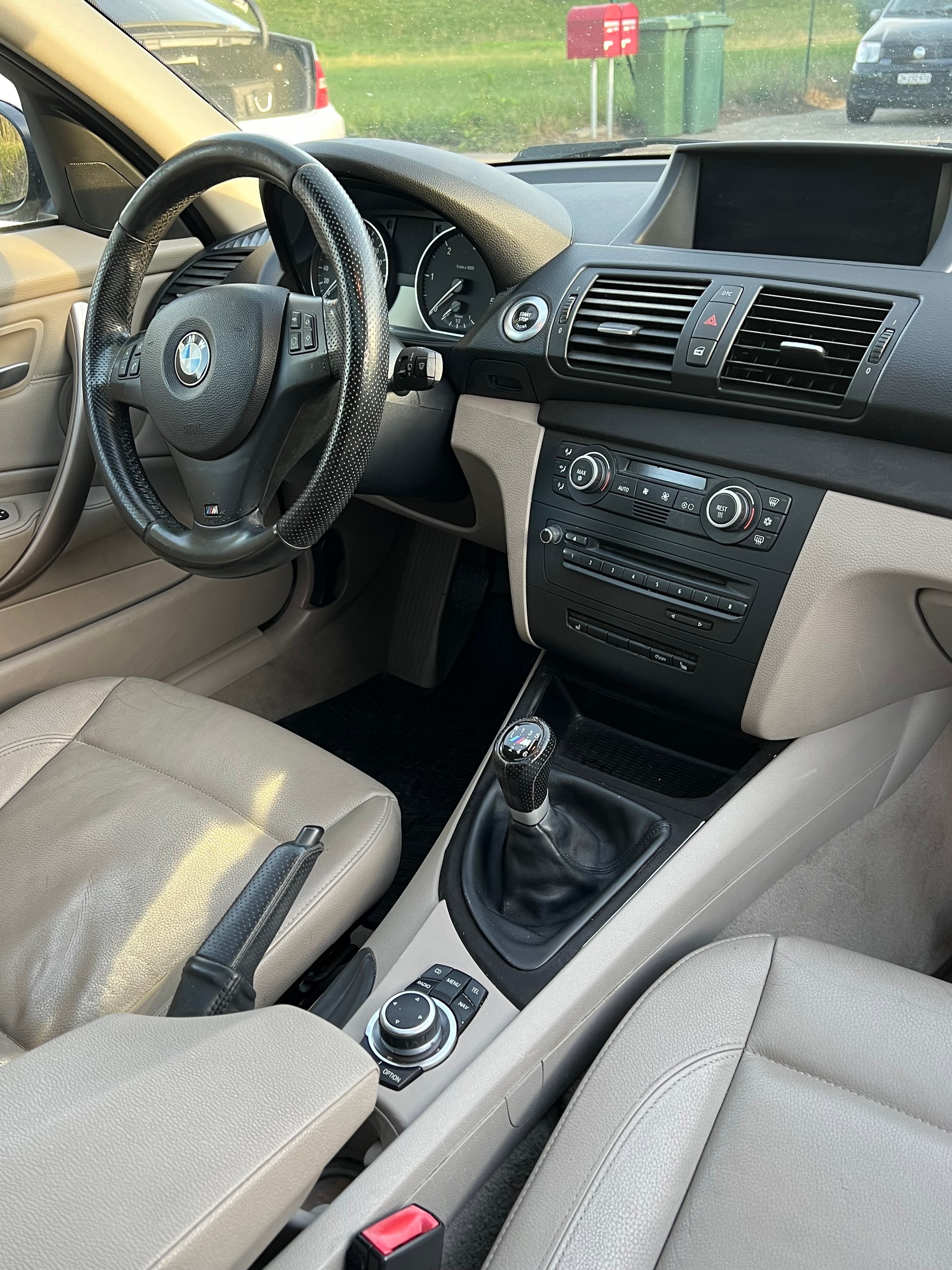 BMW 123d-image-5