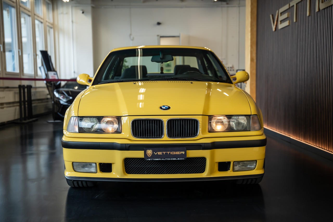 BMW M3 Coupé-showroom-element-1