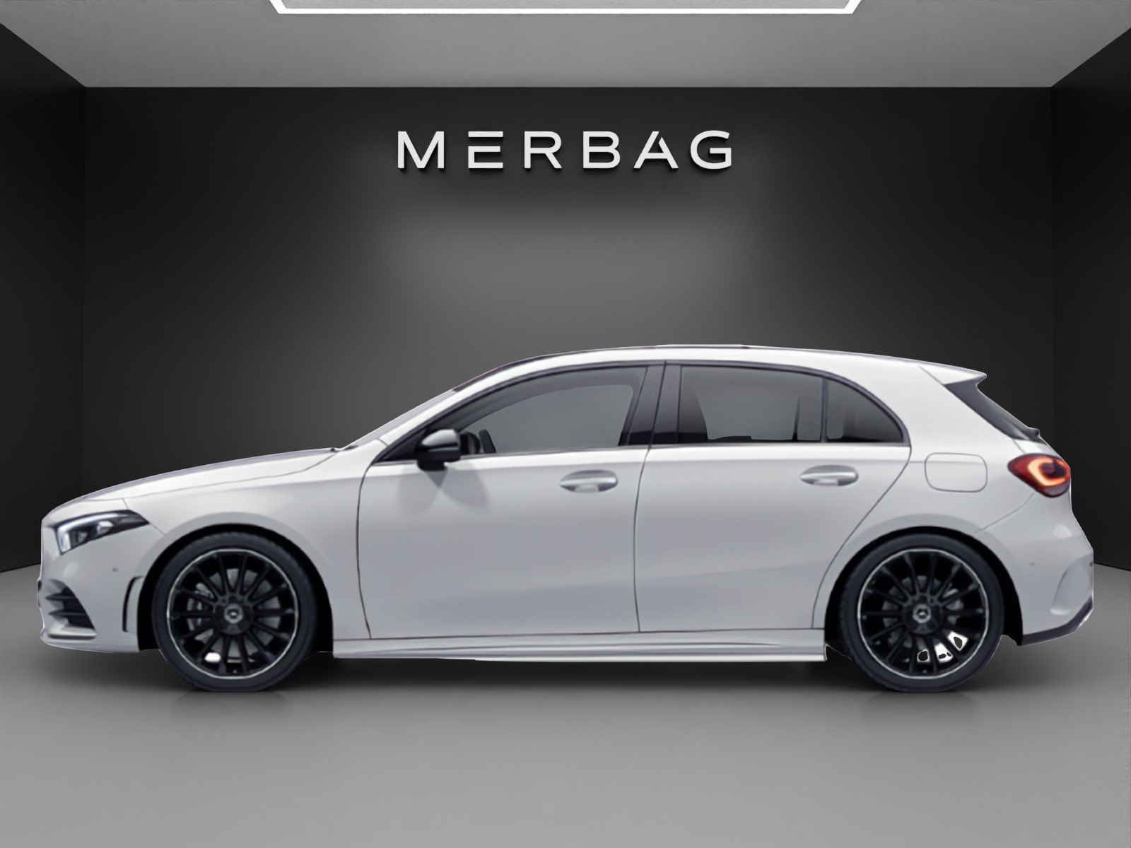MERCEDES-BENZ A 220 AMG Line 7G-DCT-image-2