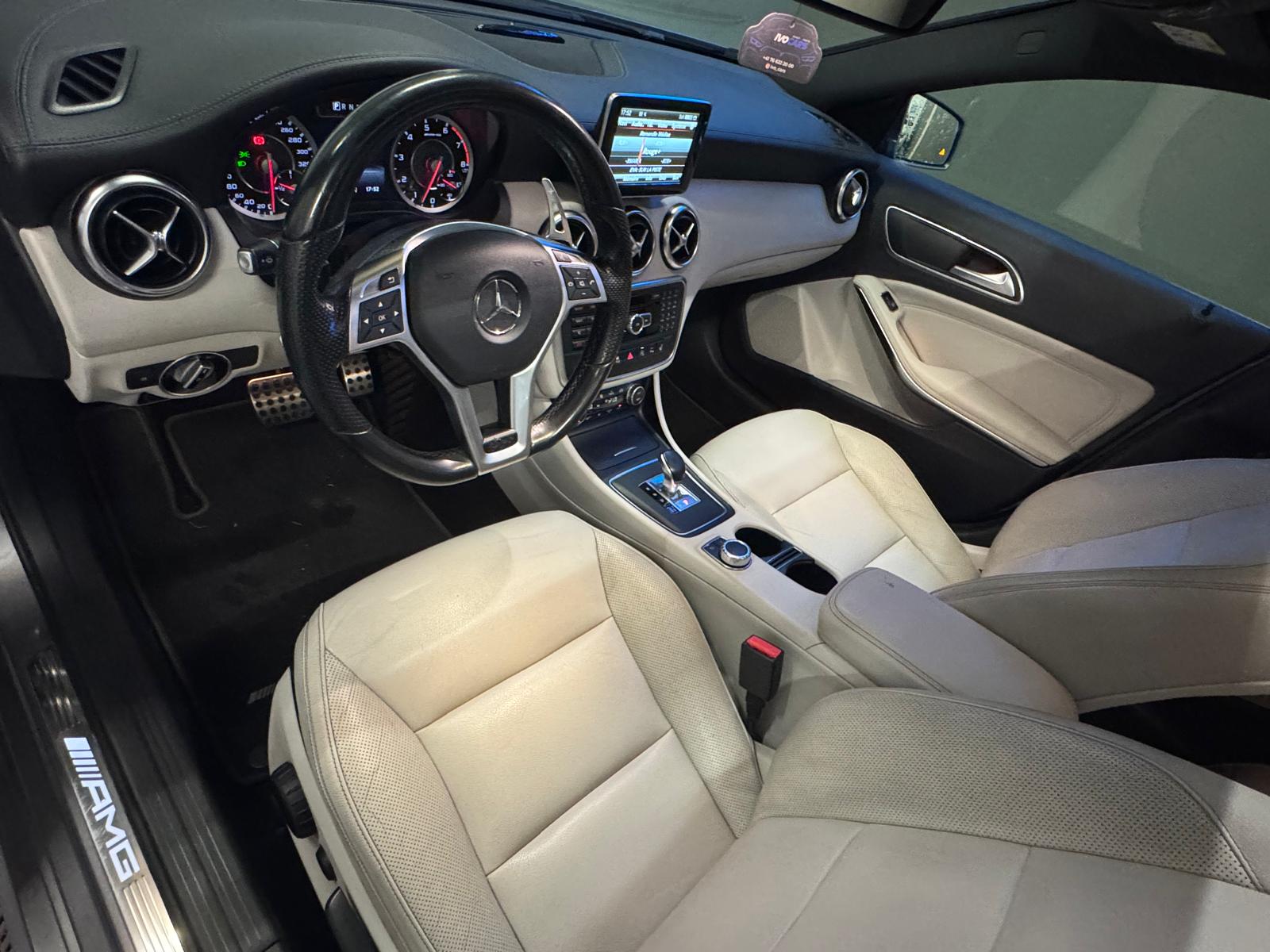 MERCEDES-BENZ A 45 AMG 4Matic Speedshift 7G-DCT-showroom-element-1