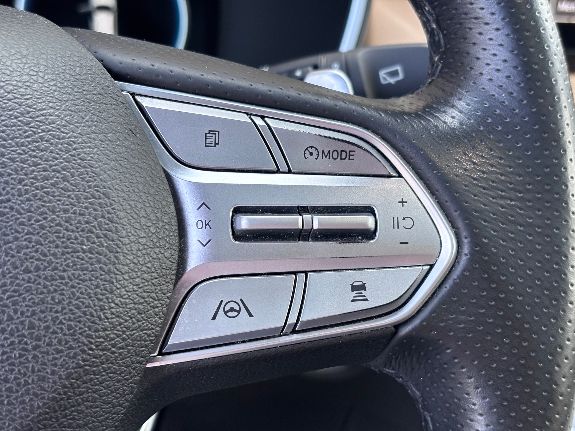 HYUNDAI Santa Fe 1.6 T-GDi PHEV Vertex 4WD Automatic (M)-image-16