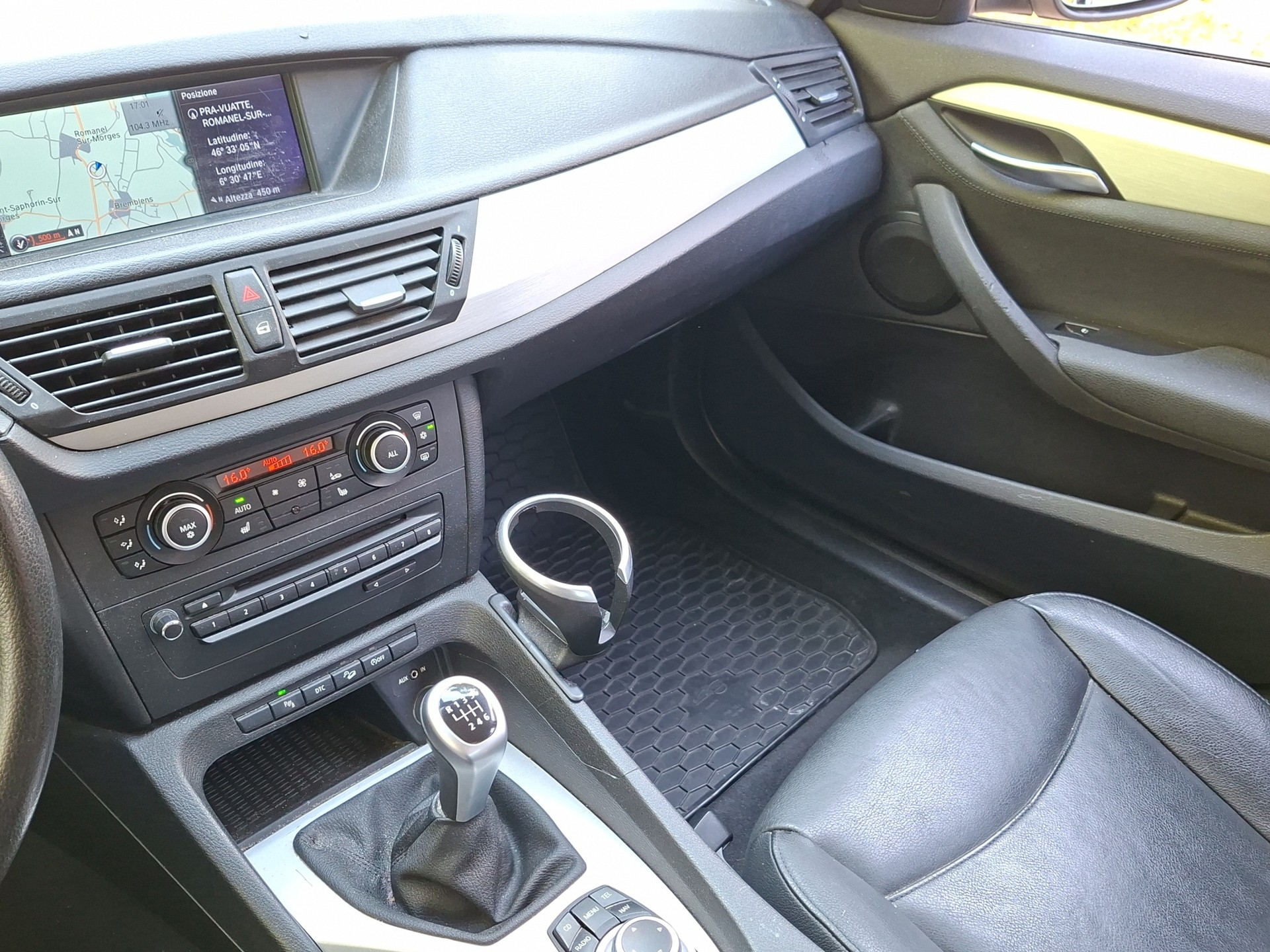 BMW X1 xDrive 20d-image-13