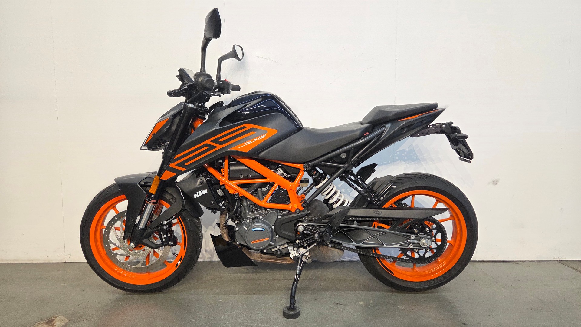 KTM 125 Duke ABS-image-1
