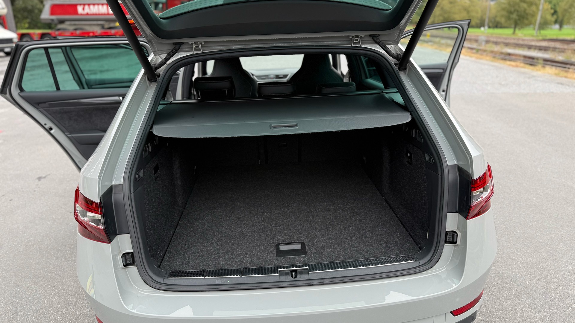 SKODA 2.0 TDI 190 SportLine+ 4x4 DSG-image-9