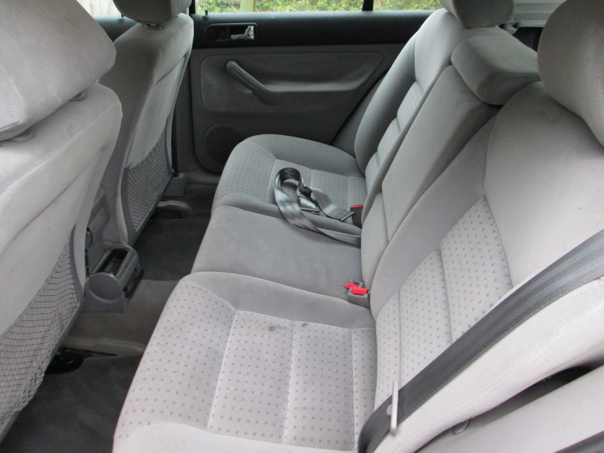 VW Golf 1.8 Trendline 4Motion-image-8