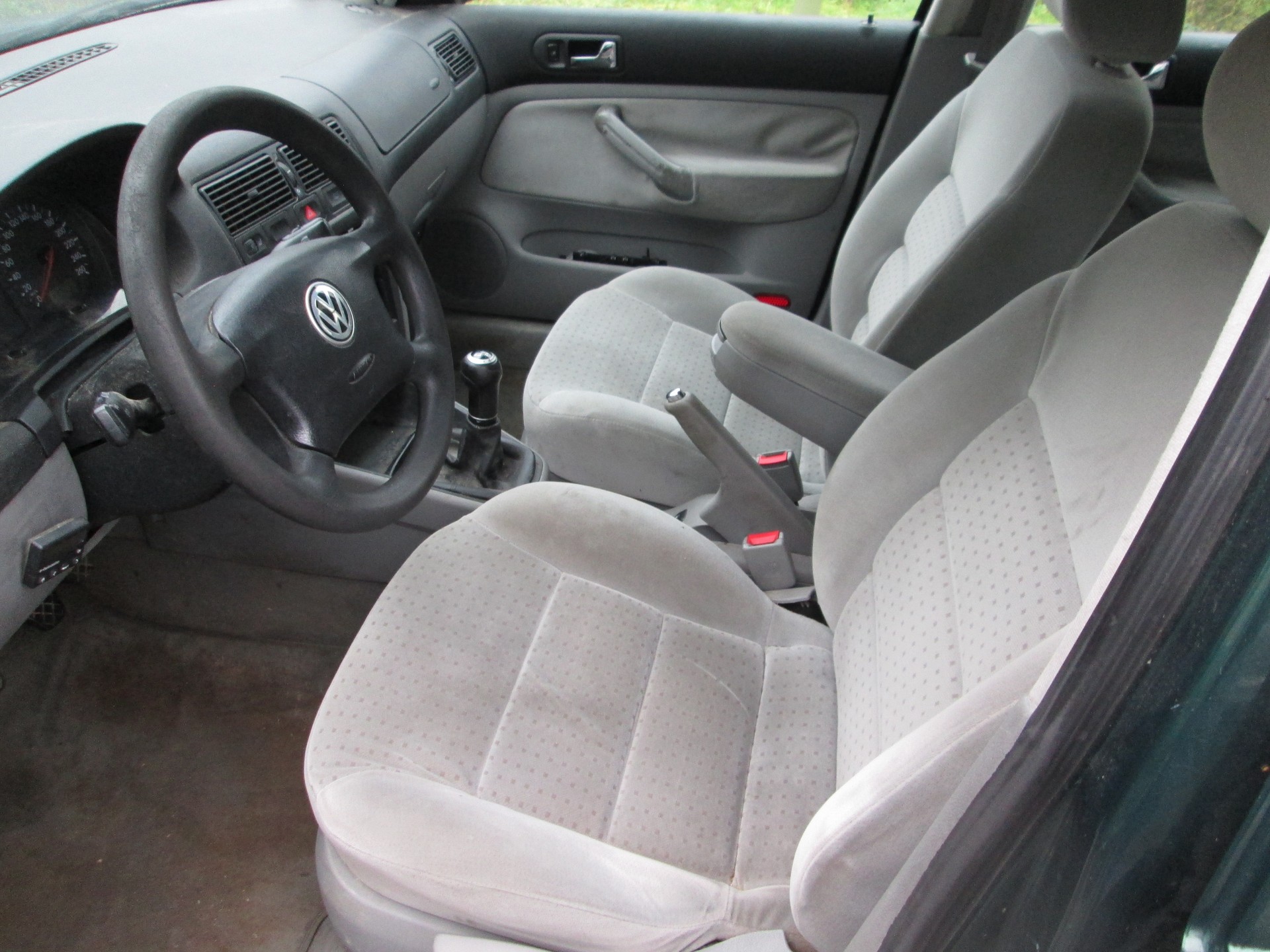 VW Golf 1.8 Trendline 4Motion-image-7