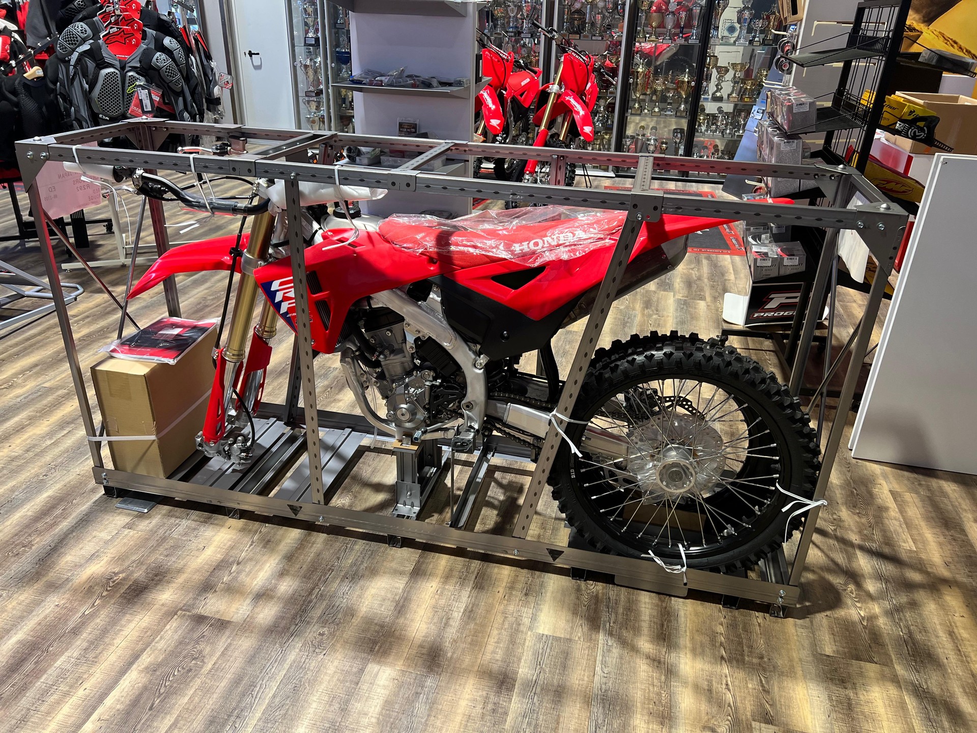 HONDA ** CRF250R ** **2025** Neufahrzeug in Kiste-image-8