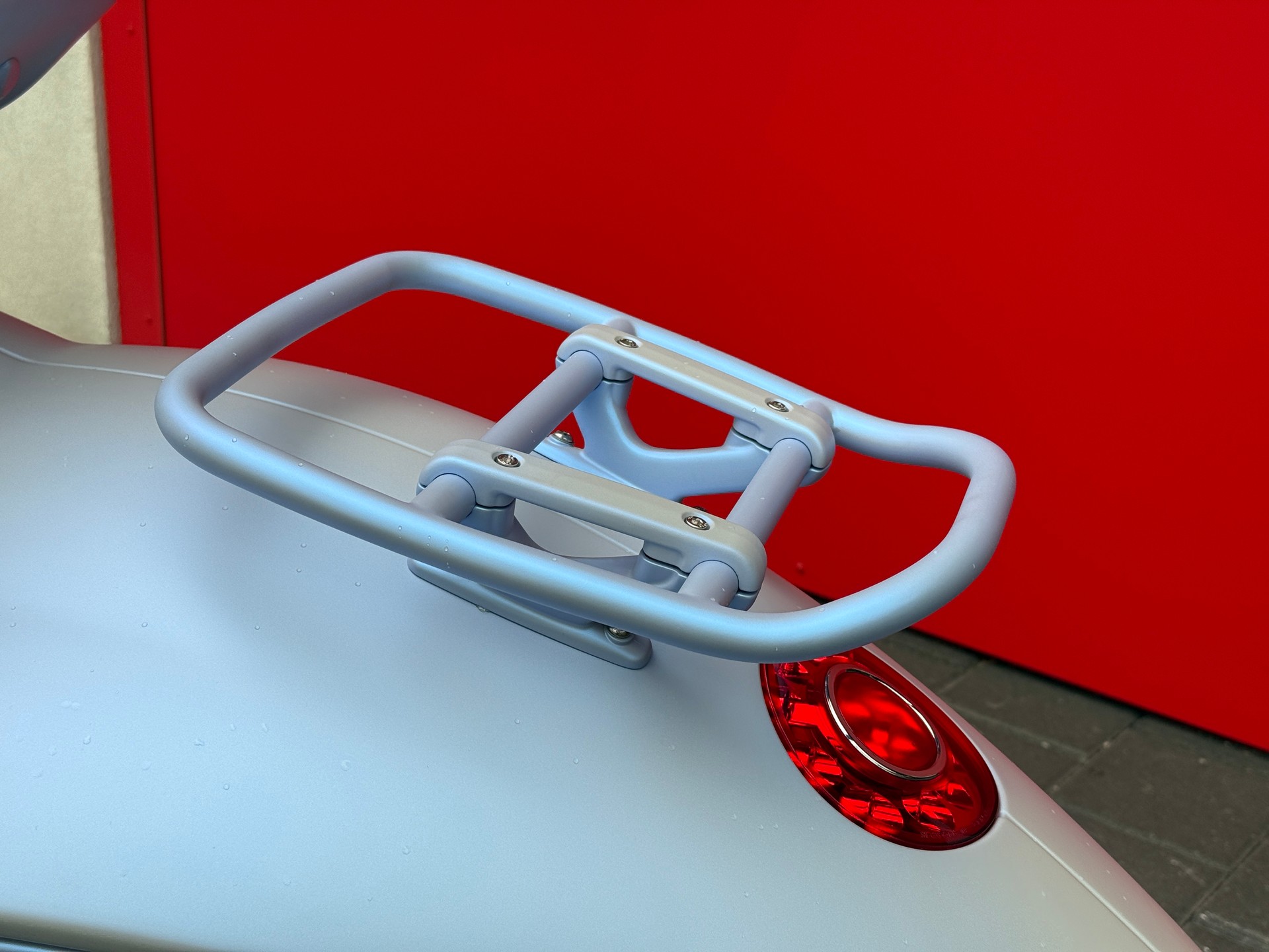 PIAGGIO Vespa 946 Snake-image-3